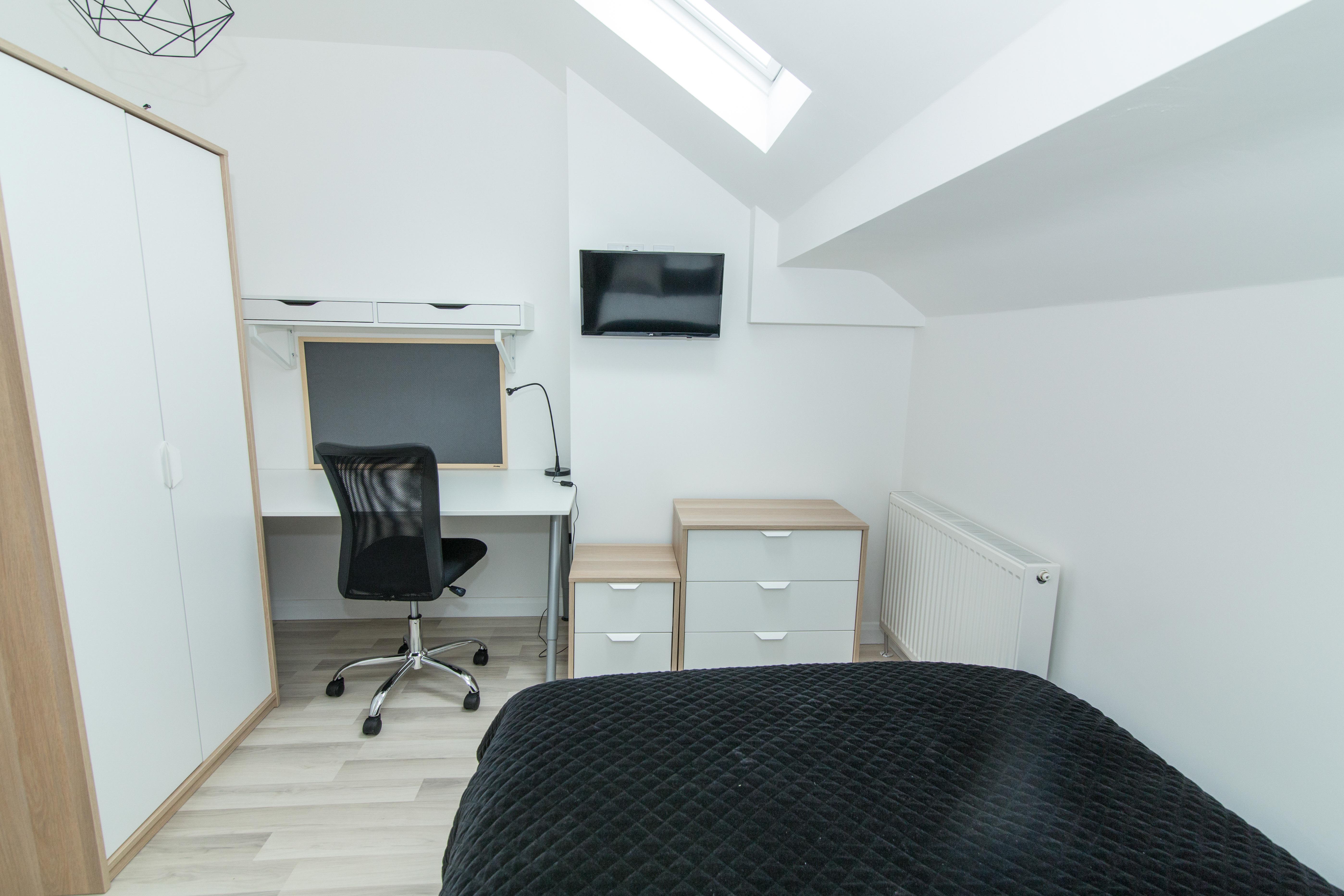 5 Bed house to Rent in Dunkirk | NG7 2LA - Image 4