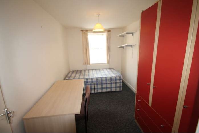 4 Bed house to Rent in Lenton | NG7 1HP - Image 3