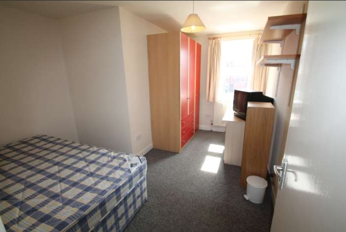 4 Bed house to Rent in Lenton | NG7 1HP - Image 4
