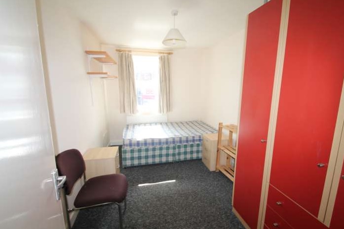 4 Bed house to Rent in Lenton | NG7 1HP - Image 5