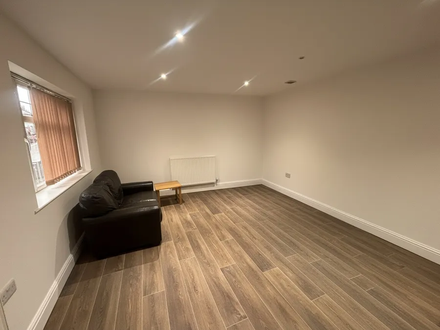 2 Bed house to Rent in Radford | NG7 3NW - Image 3
