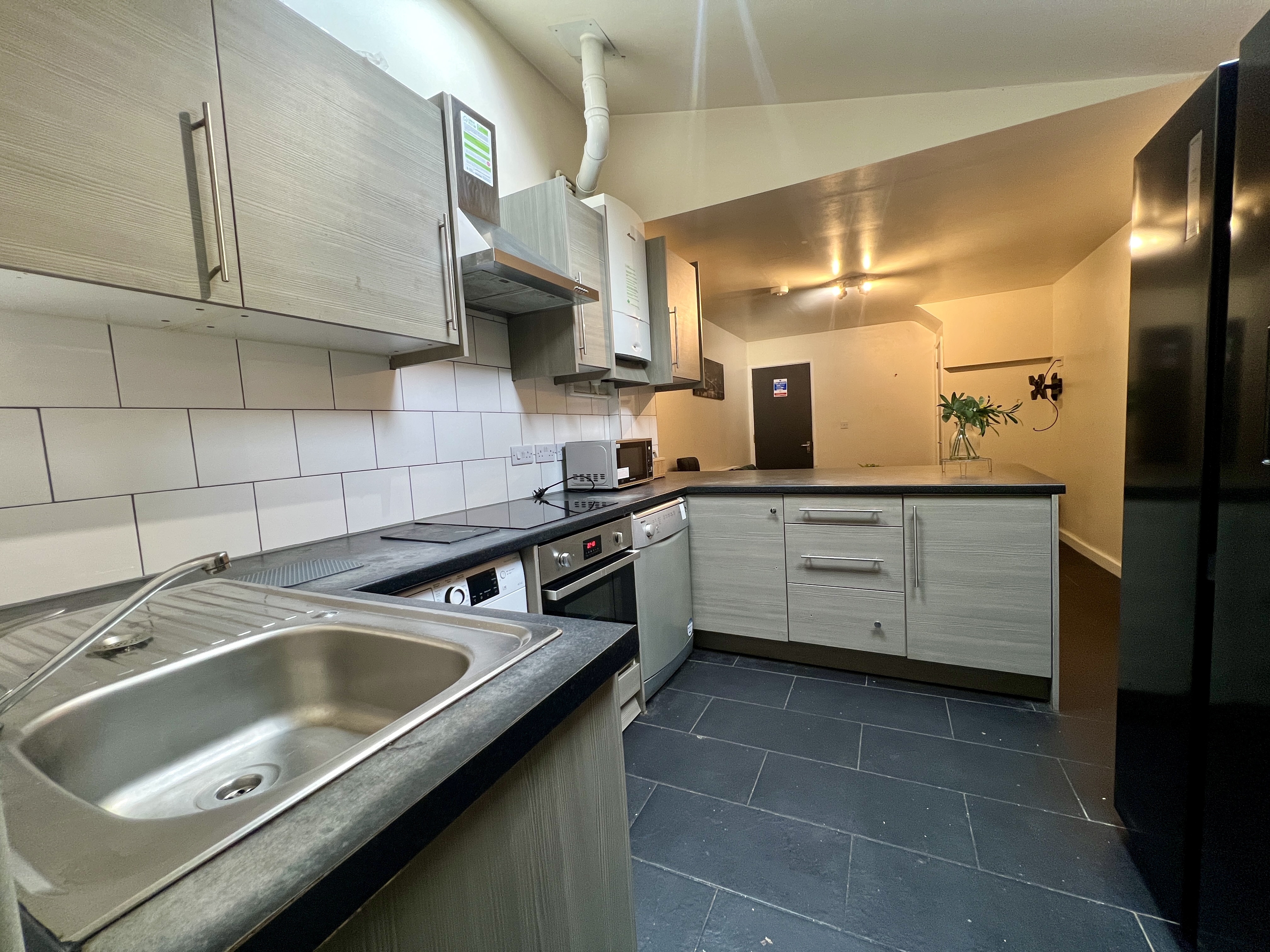 6 Bed house to Rent in Selly Oak | B29 6AH - Image 3