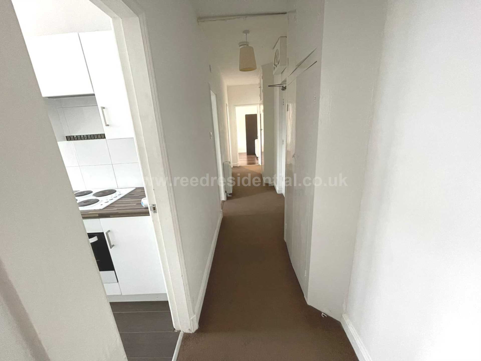2 Bed flat to Rent in 201 Gibbins Rd | B29 6NH - Image 2