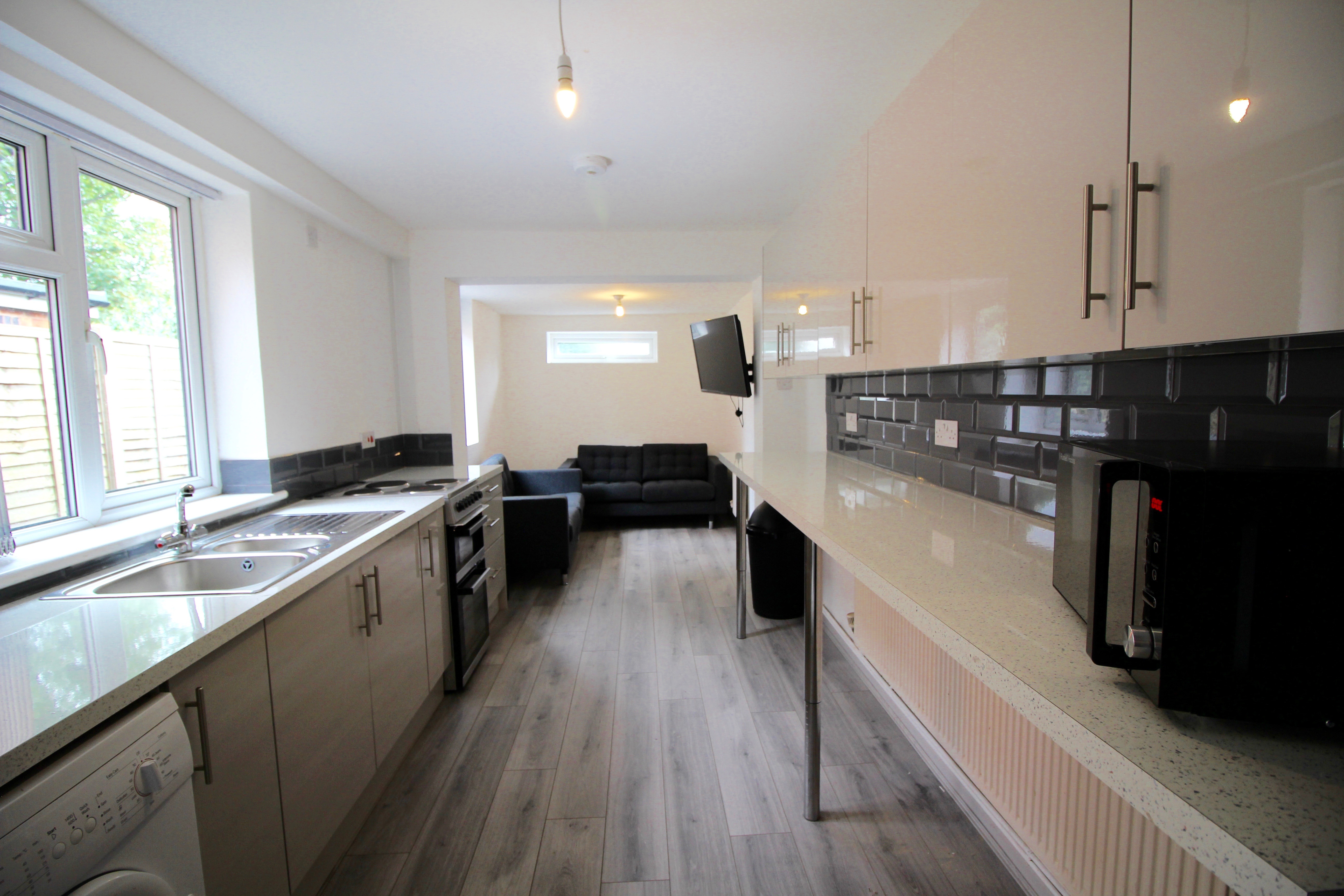 1 Bed house to Rent in Edgbaston | B16 9DA - Image 2
