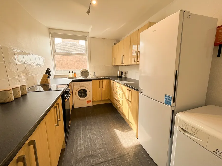 4 Bed flat to Rent in Arboretum | NG7 3NG - Image 2
