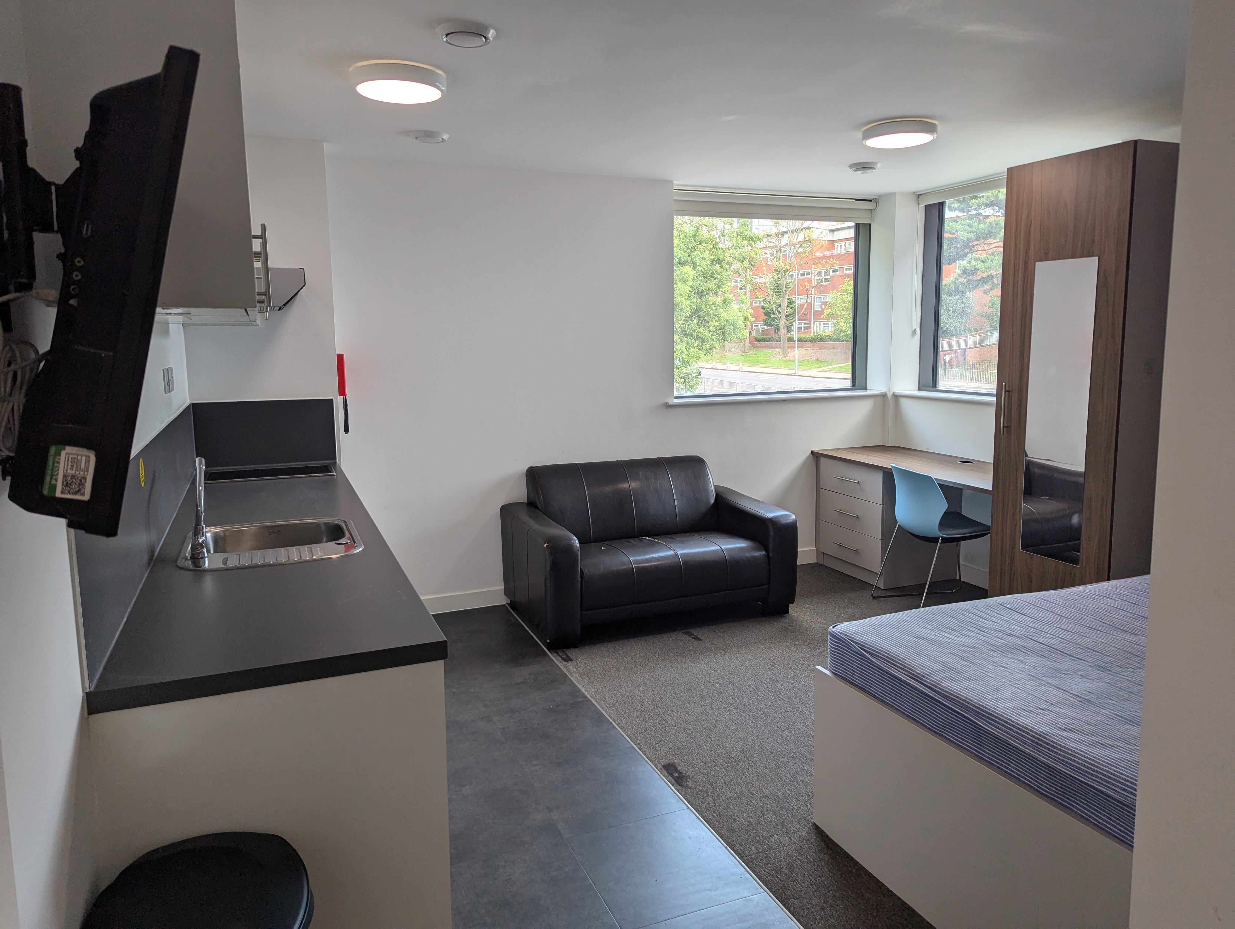 1 Bed flat to Rent in Five Ways | B15 1PL - Image 1