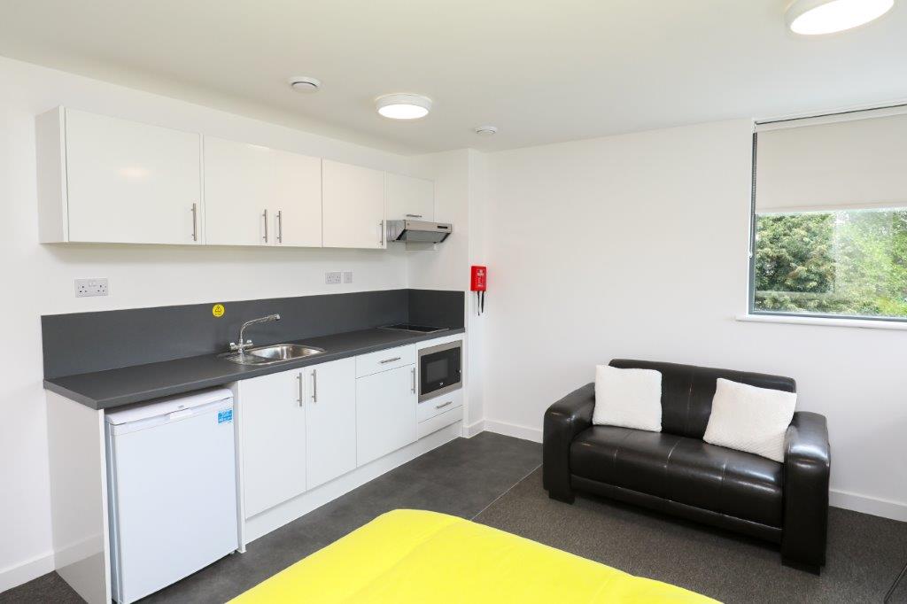 1 Bed flat to Rent in Five Ways | B15 1PL - Image 2
