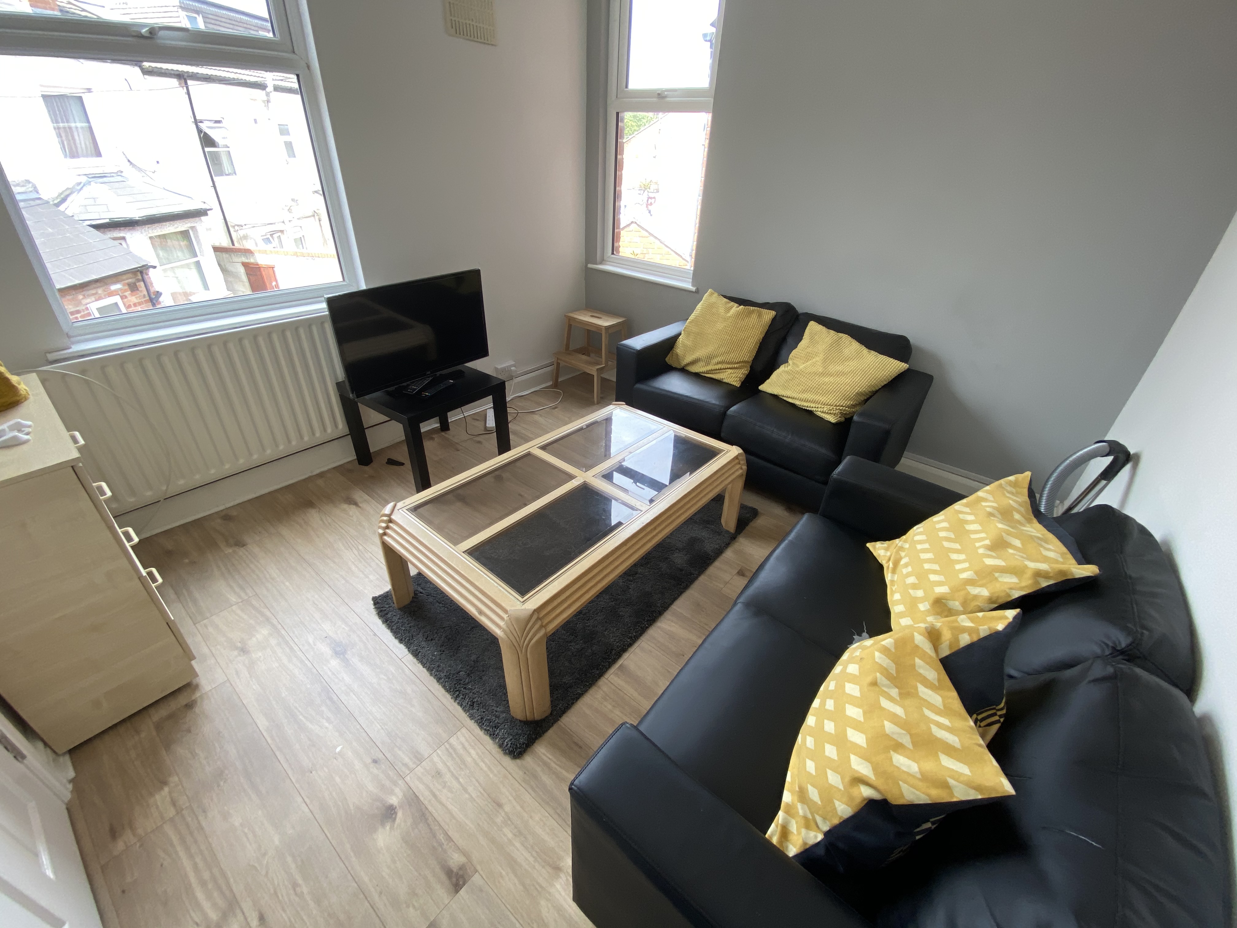 3 Bed flat to Rent in Arboretum | NG7 4AH - Image 1