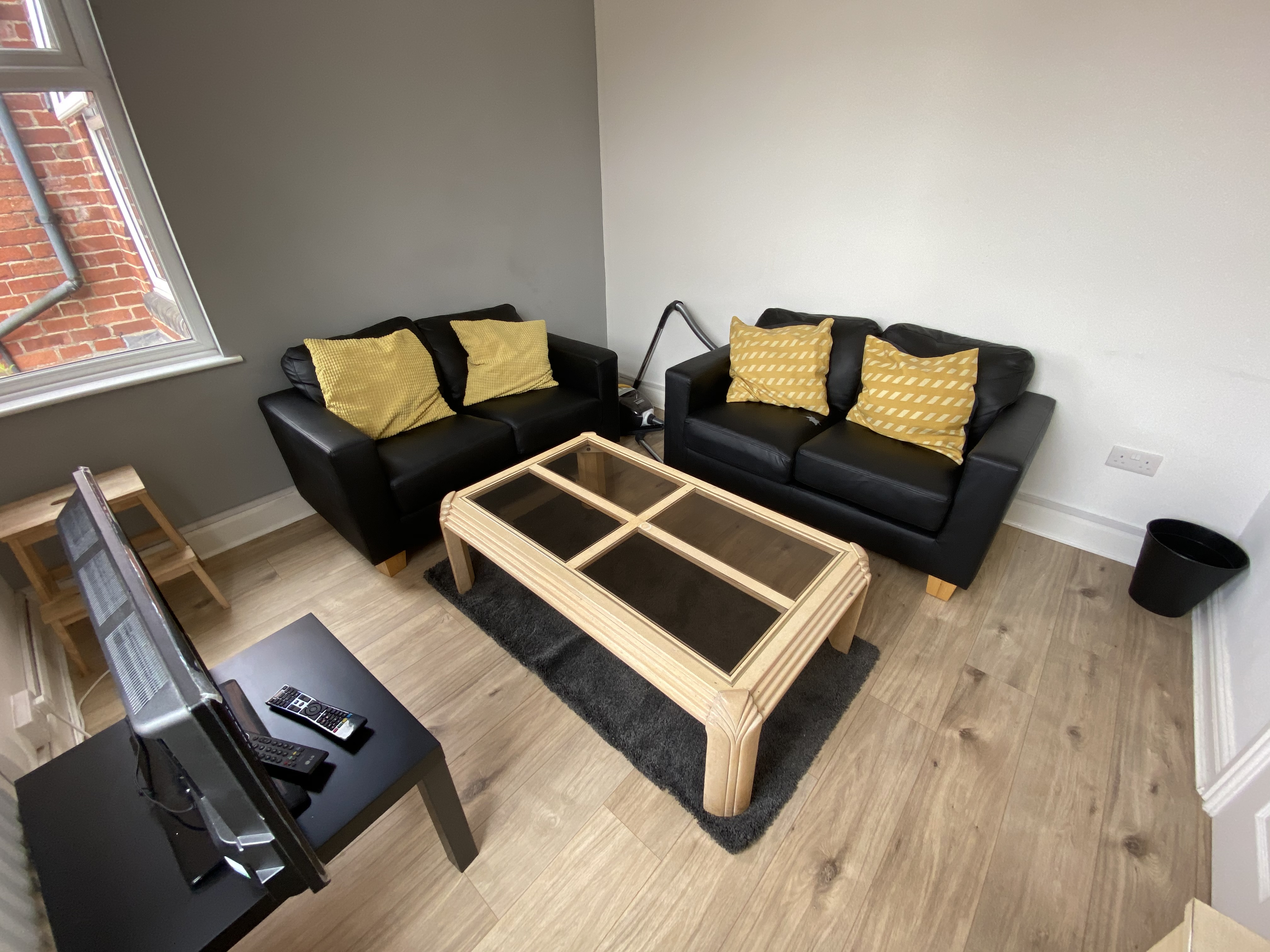 3 Bed flat to Rent in Arboretum | NG7 4AH - Image 2