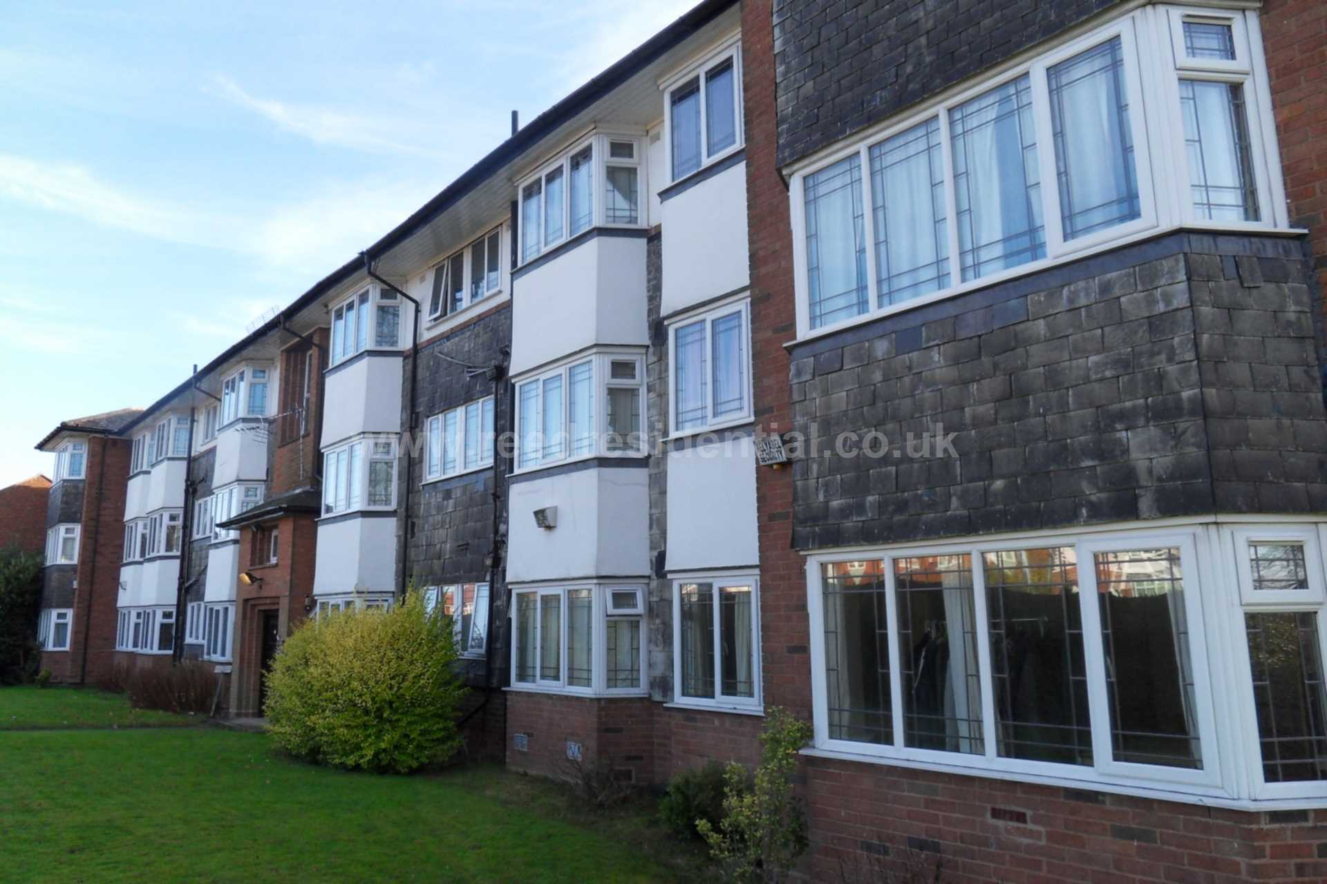 2 Bed flat to Rent in 201 Gibbins Rd | B29 6NH - Image 1