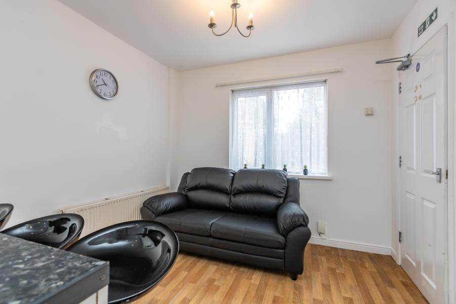 5 Bed house to Rent in Harborne | B17 0LX - Image 3