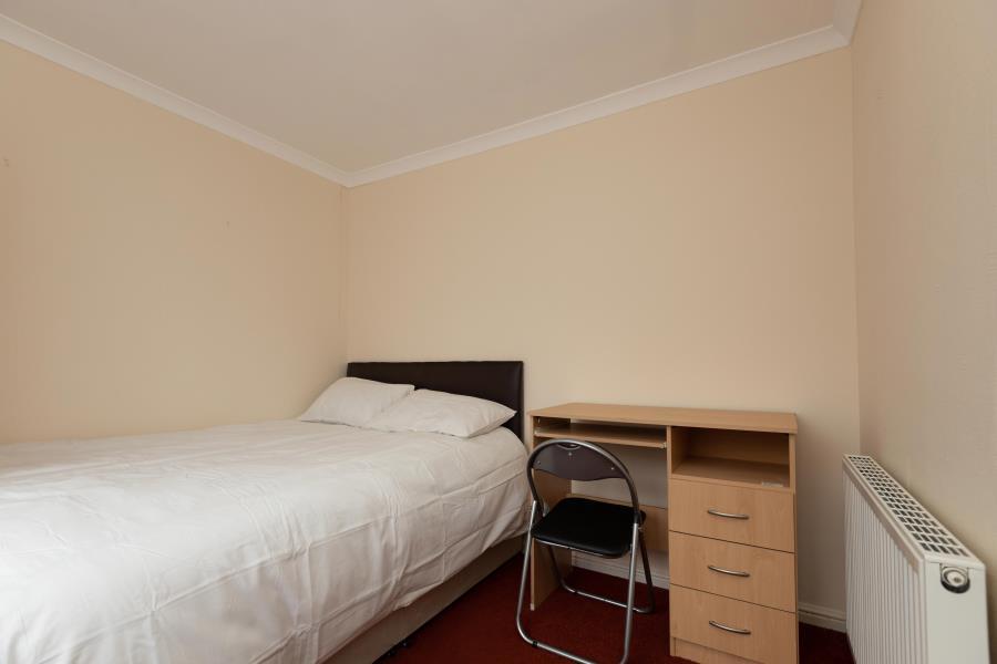 5 Bed house to Rent in Harborne | B17 0LX - Image 6