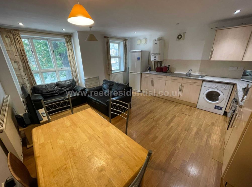 4 Bed flat to Rent in Lenton | NG7 1HP - Image 3