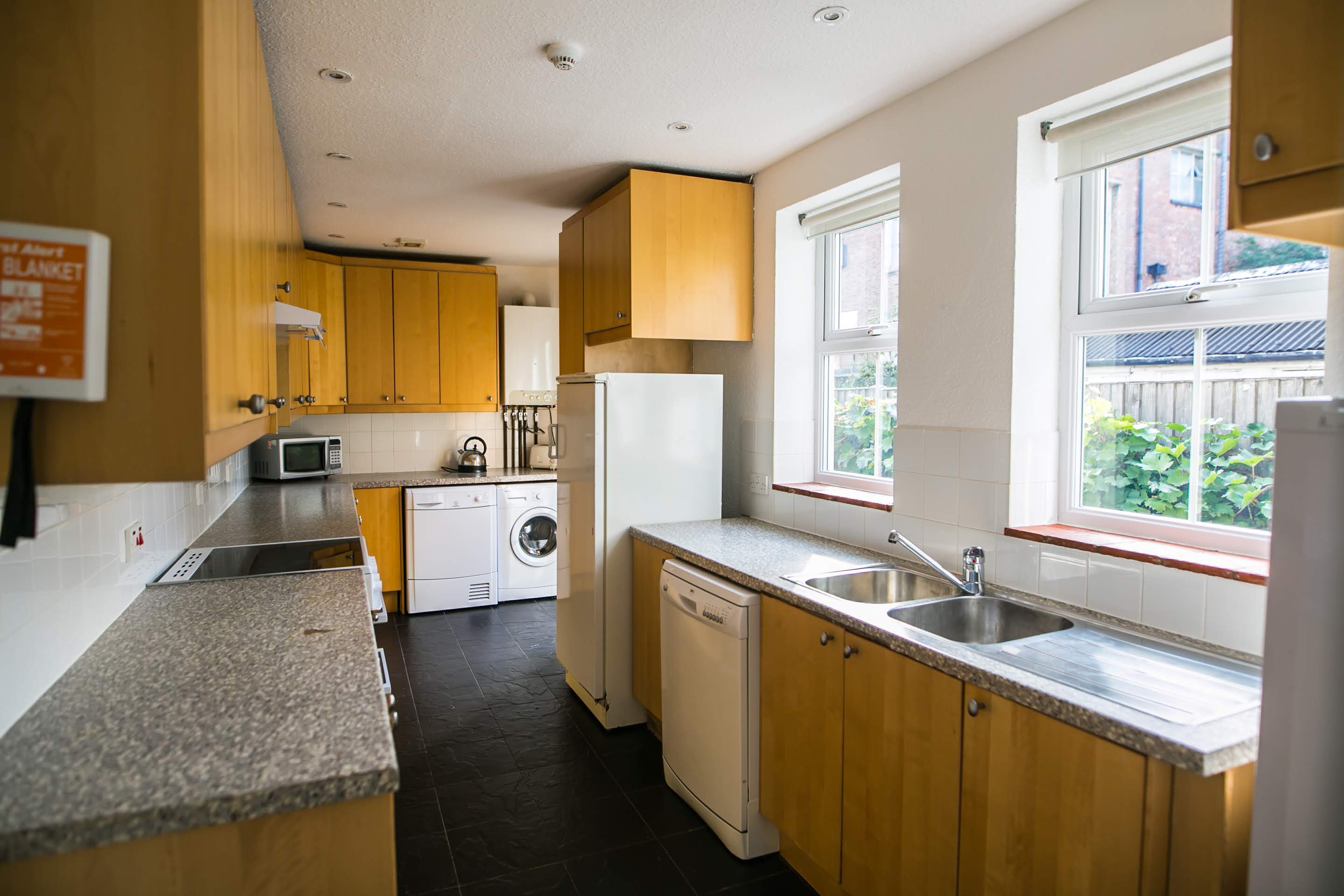 6 Bed house to Rent in Edgbaston | B16 9DP - Image 1