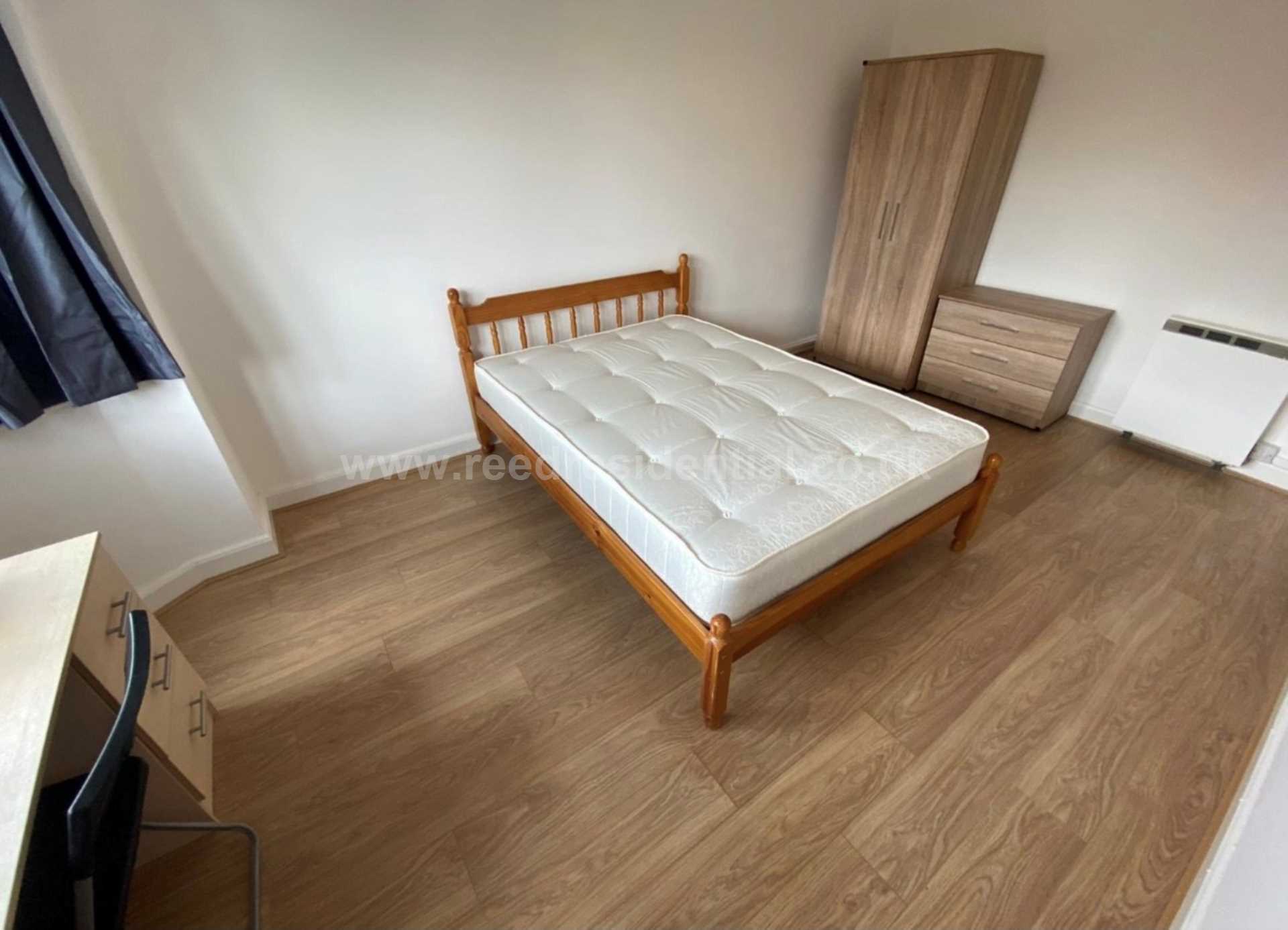 2 Bed flat to Rent in 201 Gibbins Rd | B29 6NH - Image 3