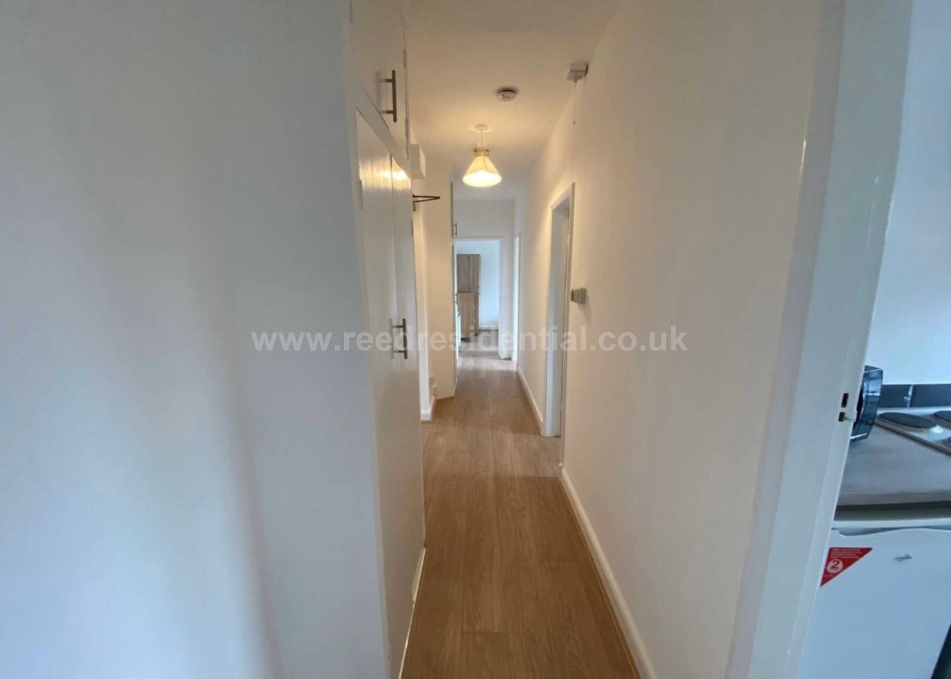 2 Bed flat to Rent in 201 Gibbins Rd | B29 6NH - Image 4