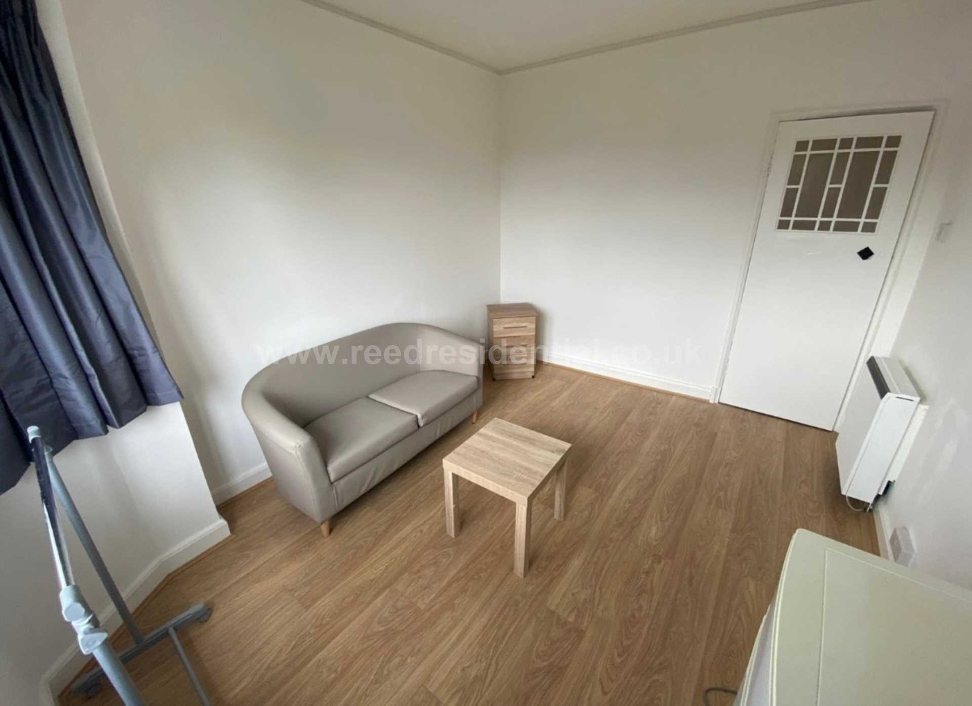 2 Bed flat to Rent in 201 Gibbins Rd | B29 6NH - Image 5