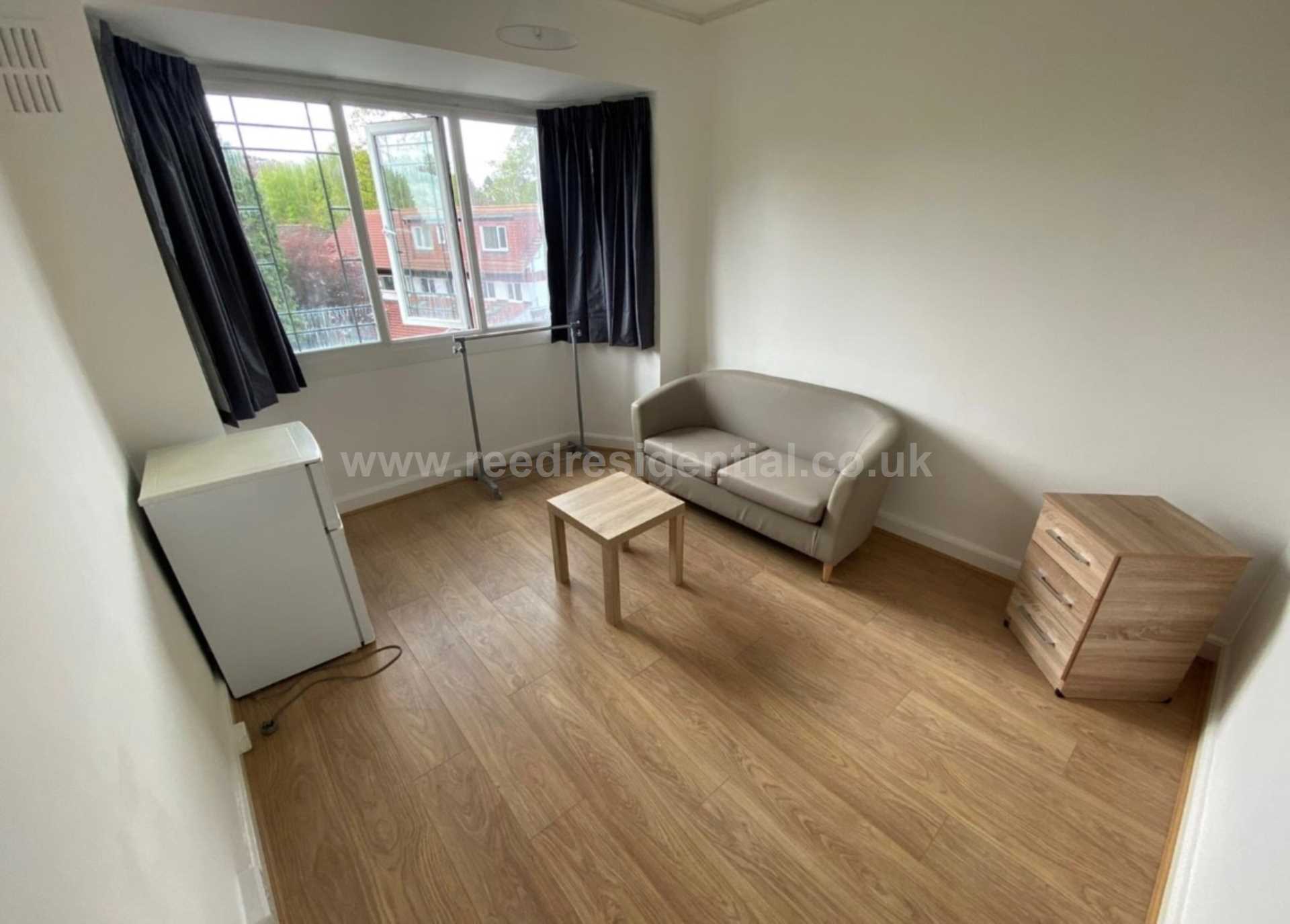 2 Bed flat to Rent in 201 Gibbins Rd | B29 6NH - Image 6