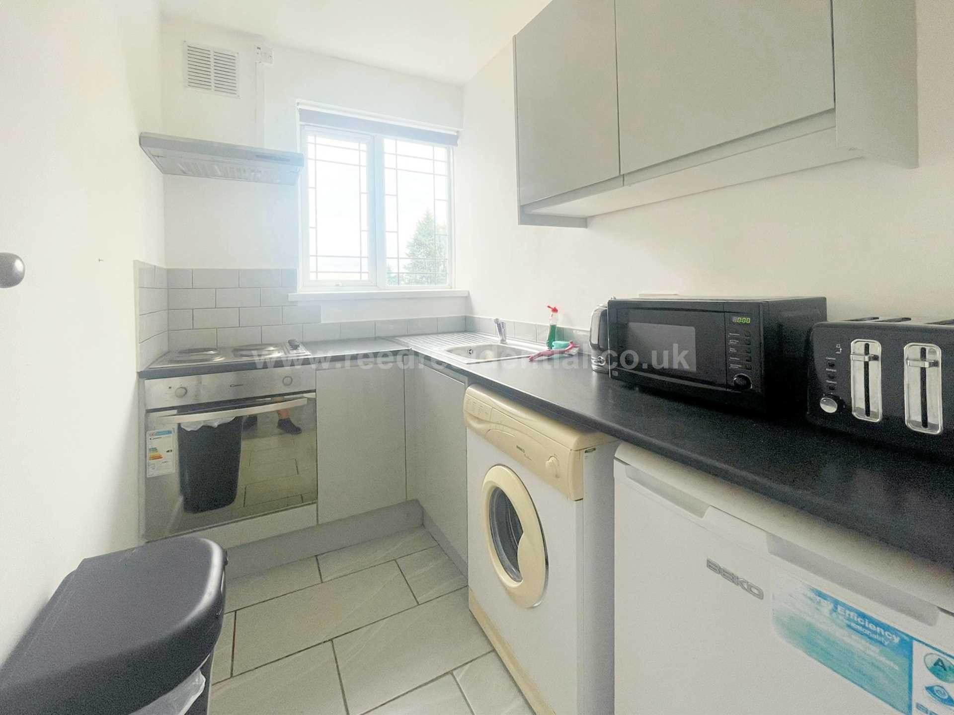 2 Bed flat to Rent in 201 Gibbins Rd | B29 6NH - Image 6