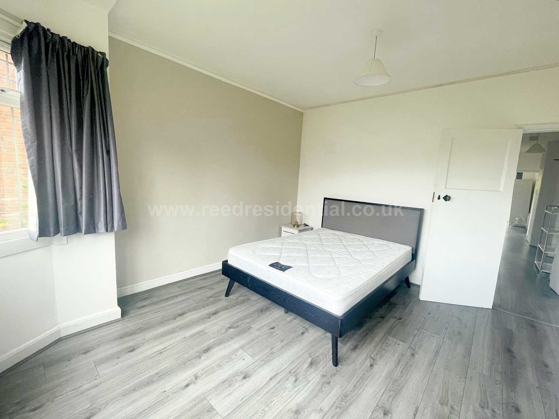 2 Bed flat to Rent in 201 Gibbins Rd | B29 6NH - Image 3