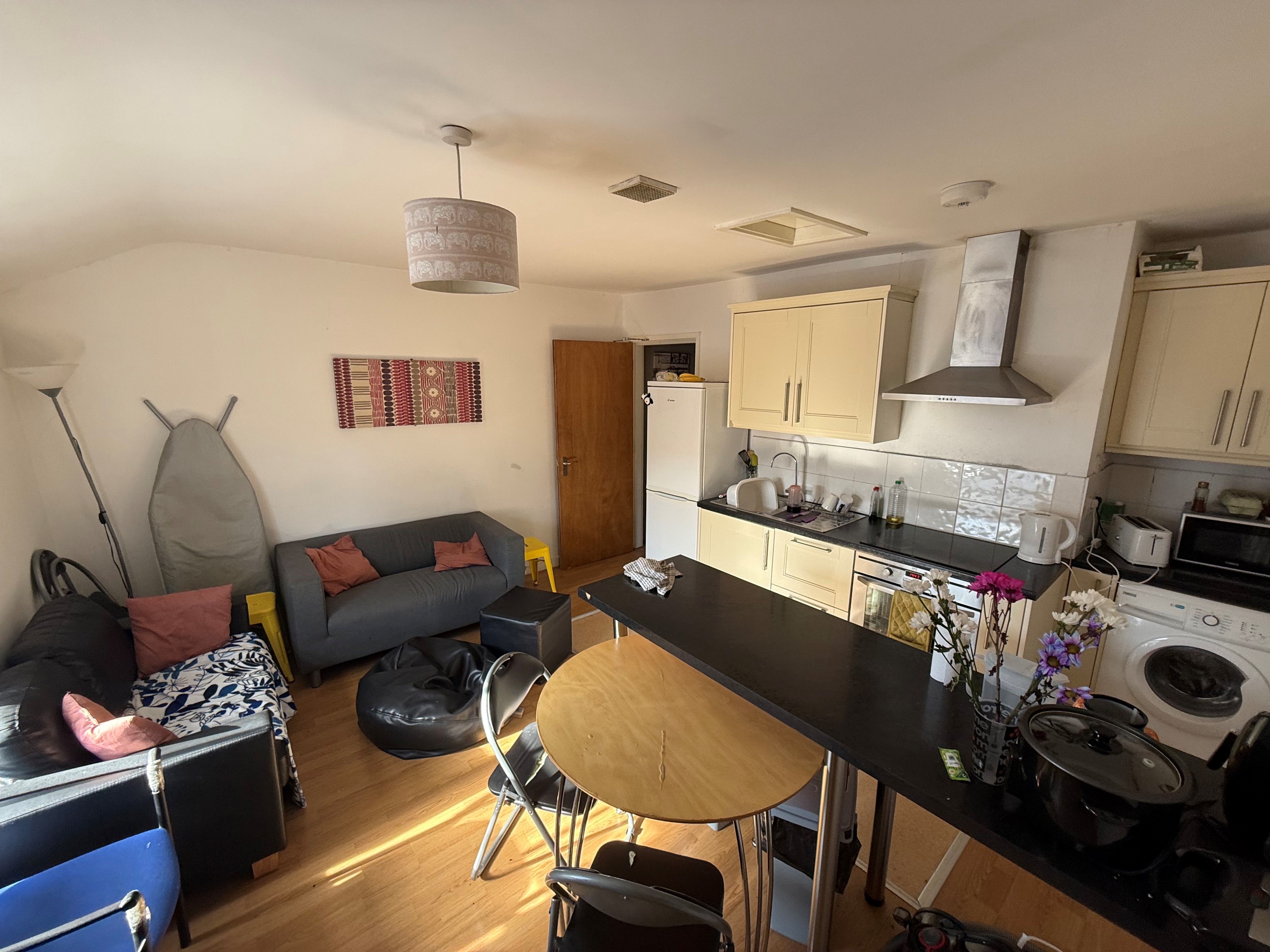 1 Bed flat to Rent in Arboretum | NG7 3NG - Image 2