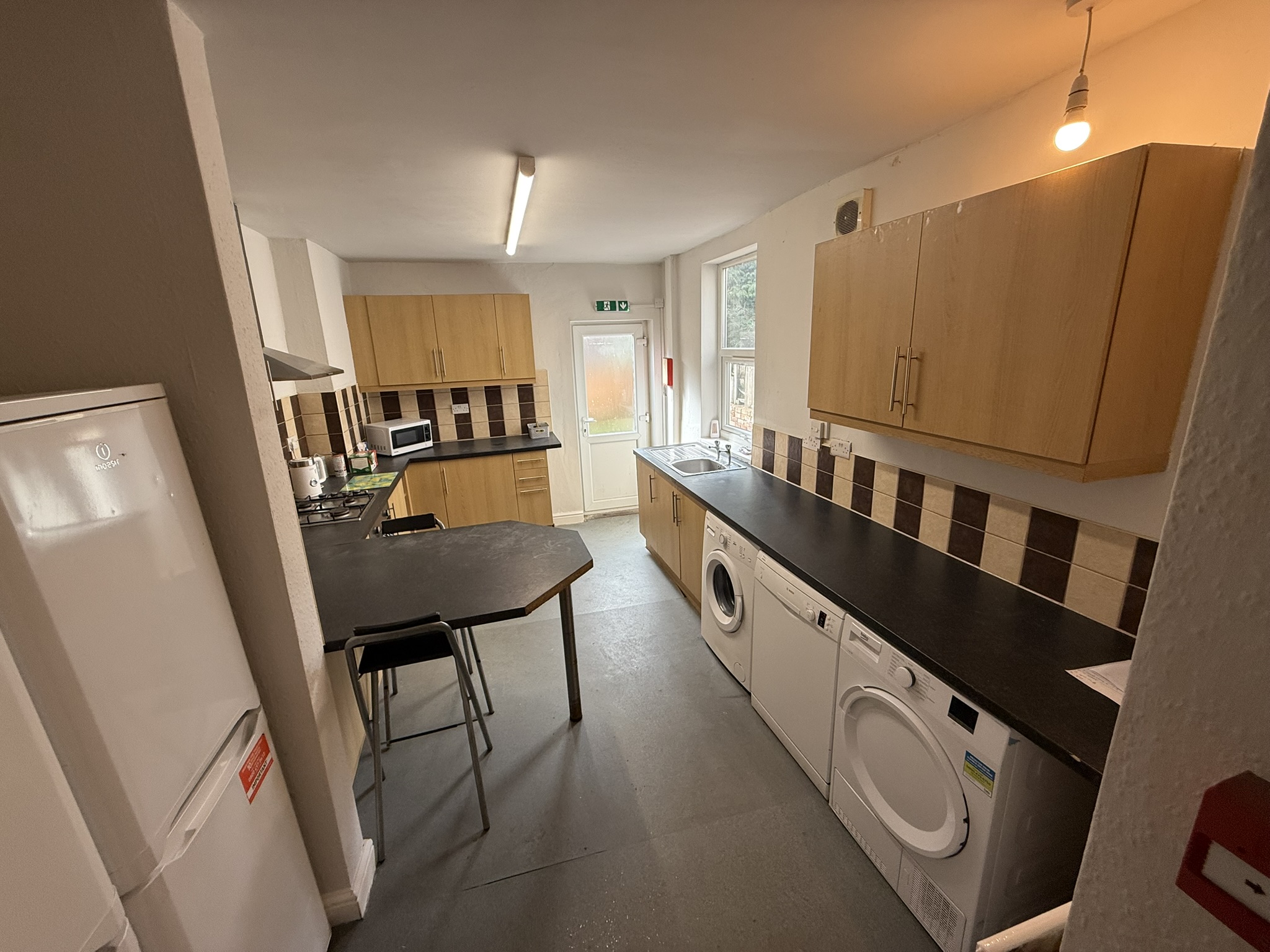 5 Bed house to Rent in Lenton | NG7 2FQ - Image 3