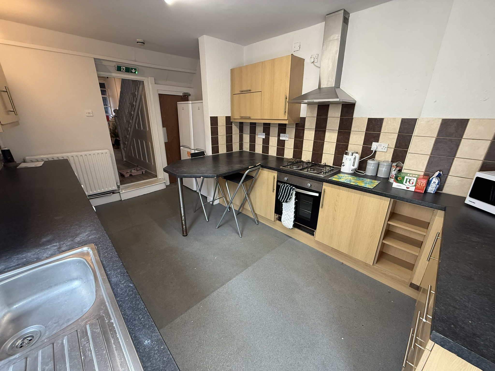 5 Bed house to Rent in Lenton | NG7 2FQ - Image 4