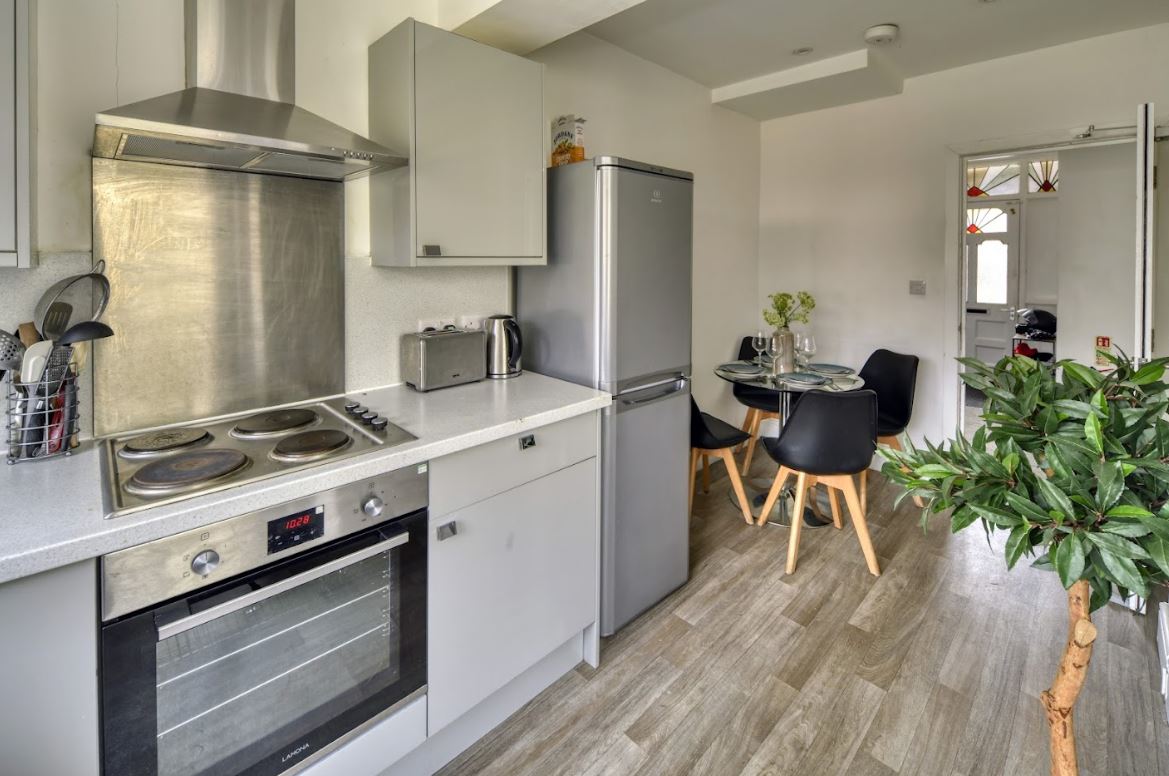 1 Bed house to Rent in Brislington | BS4 4LA - Image 1