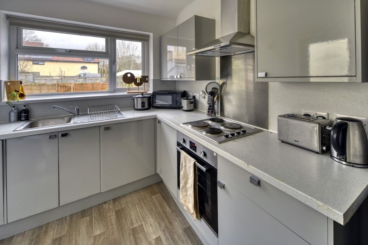 1 Bed house to Rent in Brislington | BS4 4LA - Image 3