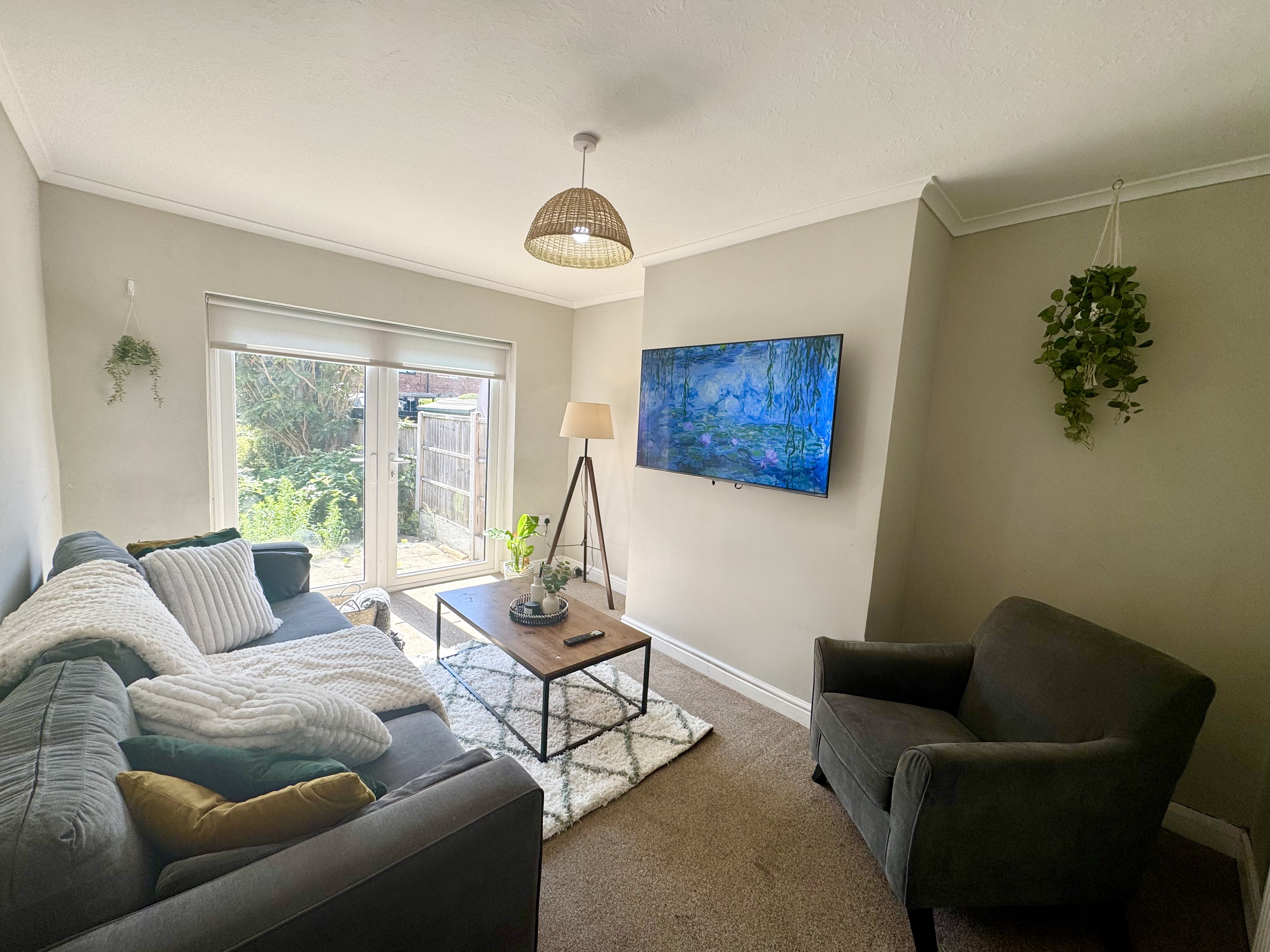 4 Bed house to Rent in Beeston | NG9 1PW - Image 1