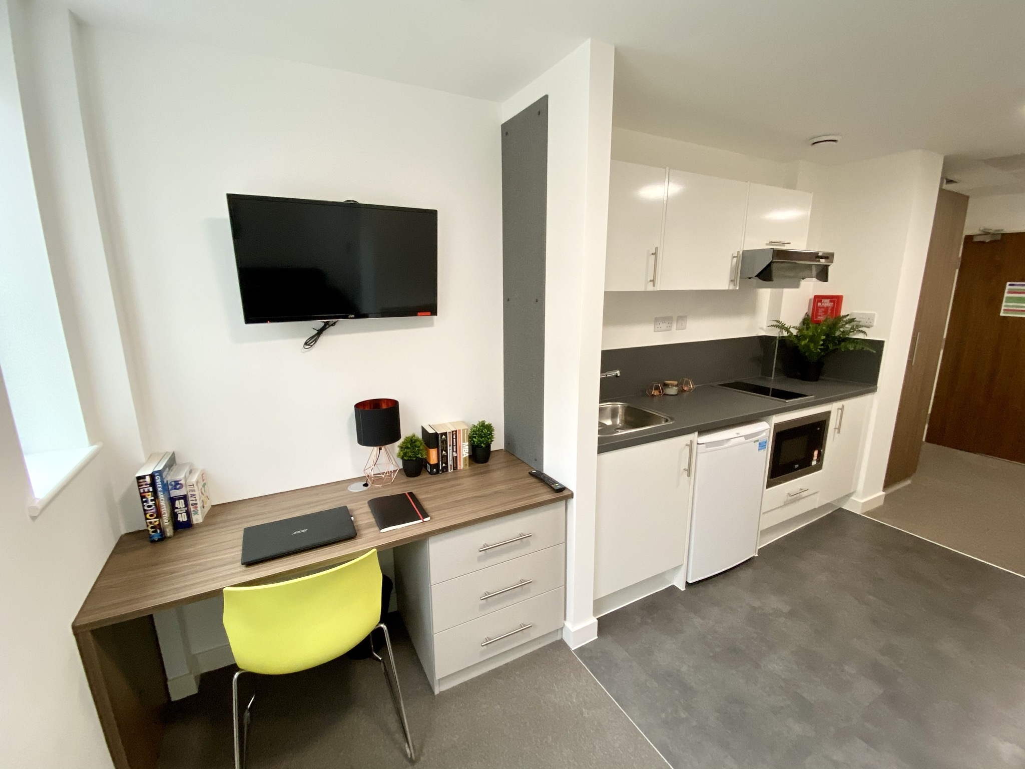 1 Bed flat to Rent in Five Ways | B15 1PL - Image 1