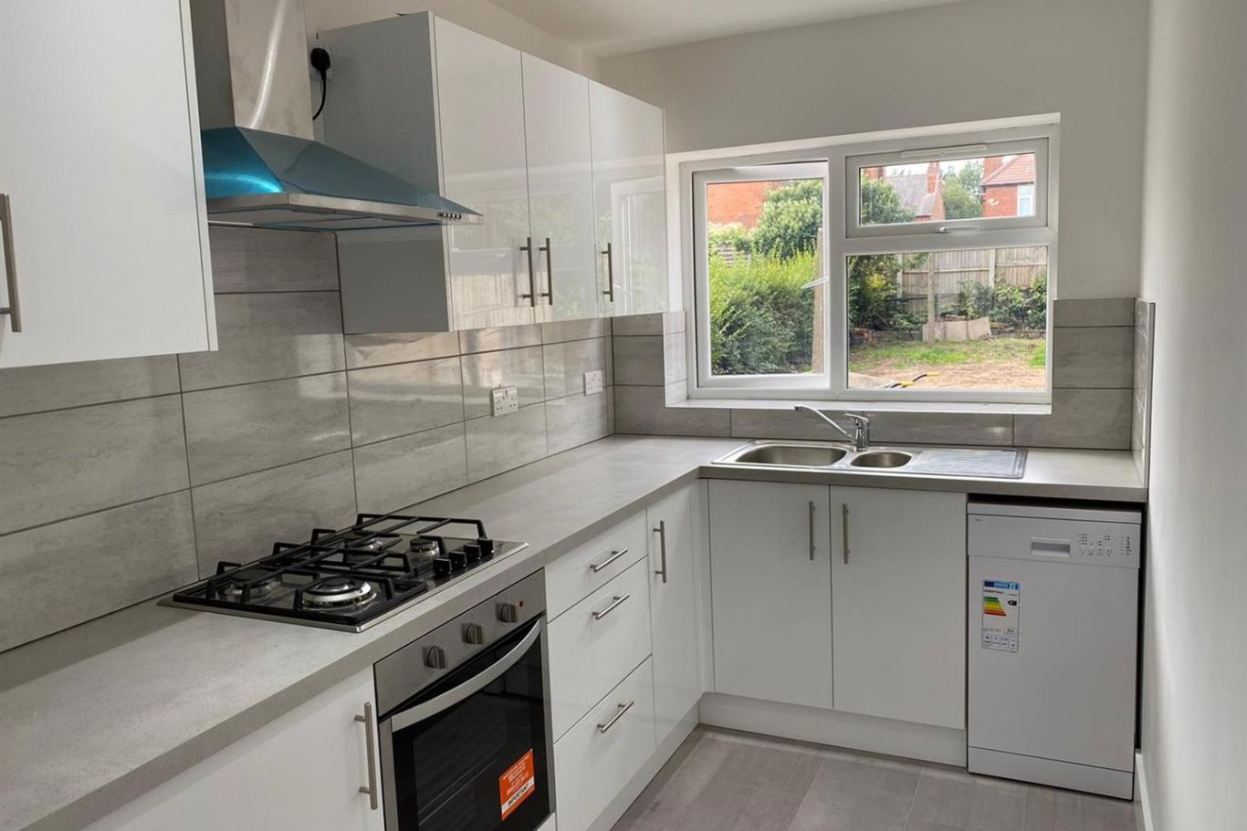 6 Bed house to Rent in Beeston | NG9 2FF - Image 3