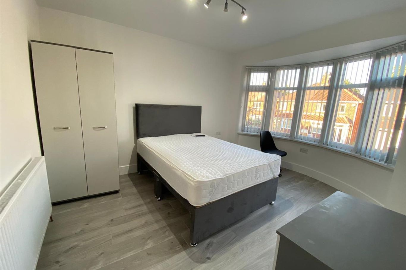 6 Bed house to Rent in Beeston | NG9 2FF - Image 4