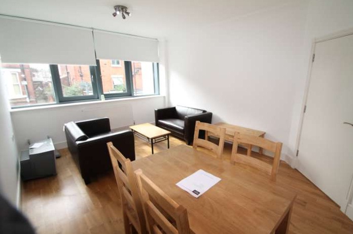 4 Bed flat to Rent in Lenton | NG7 2EL - Image 1