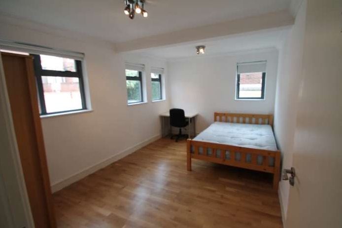 4 Bed flat to Rent in Lenton | NG7 2EL - Image 3