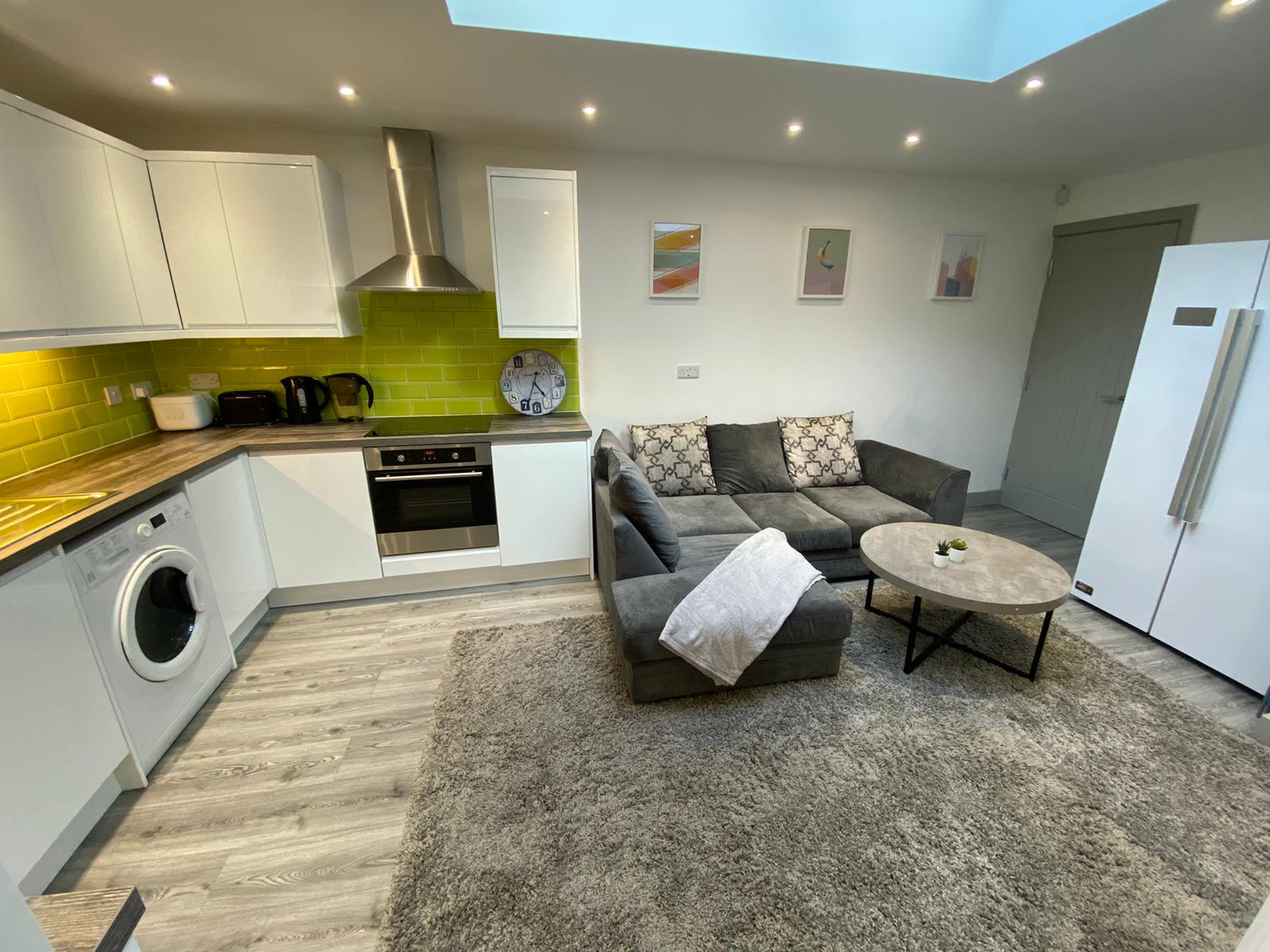 6 Bed house to Rent in Selly Oak | B29 6EH - Image 1