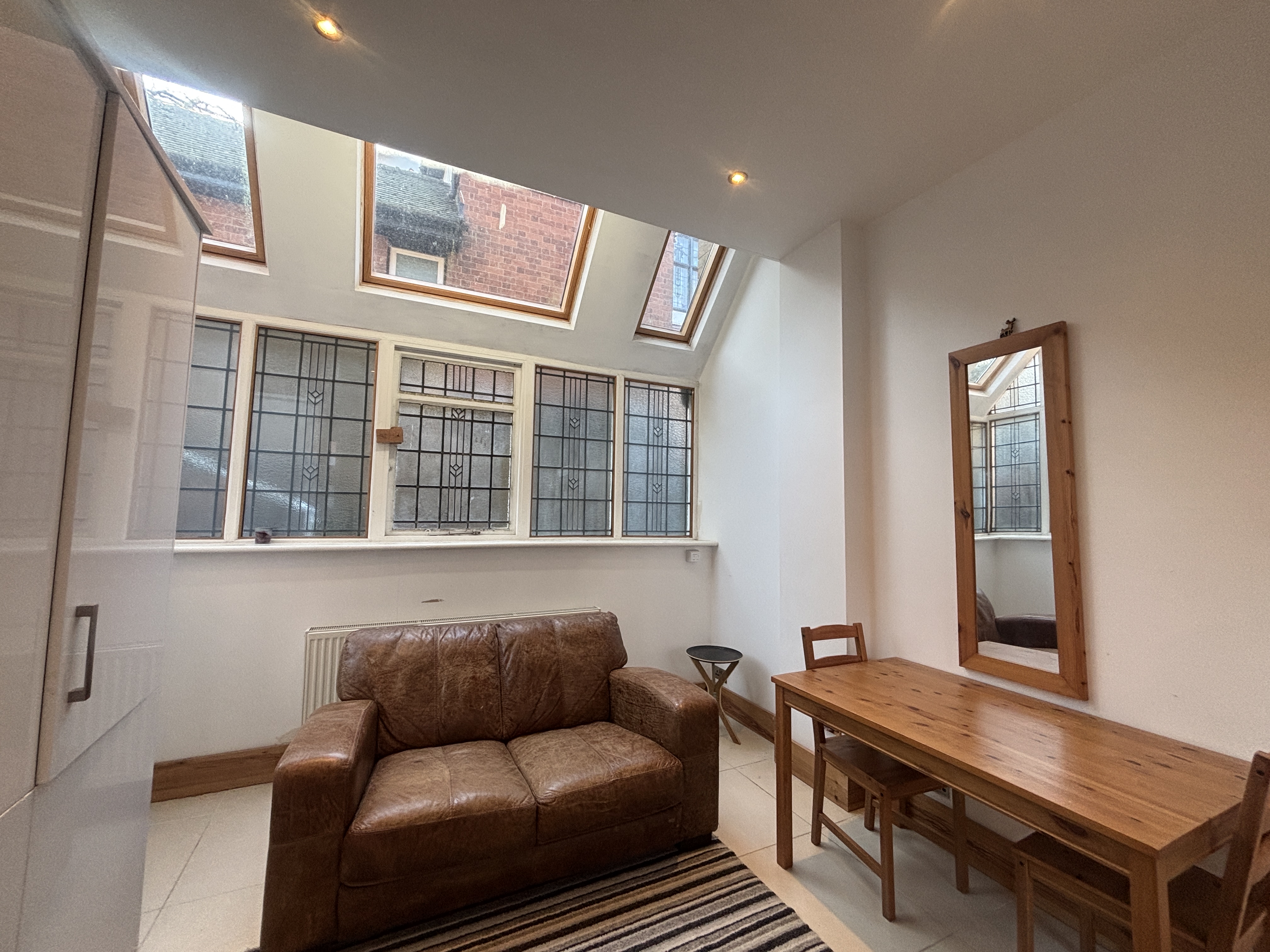 2 Bed flat to Rent in The Park | NG7 1AN - Image 6