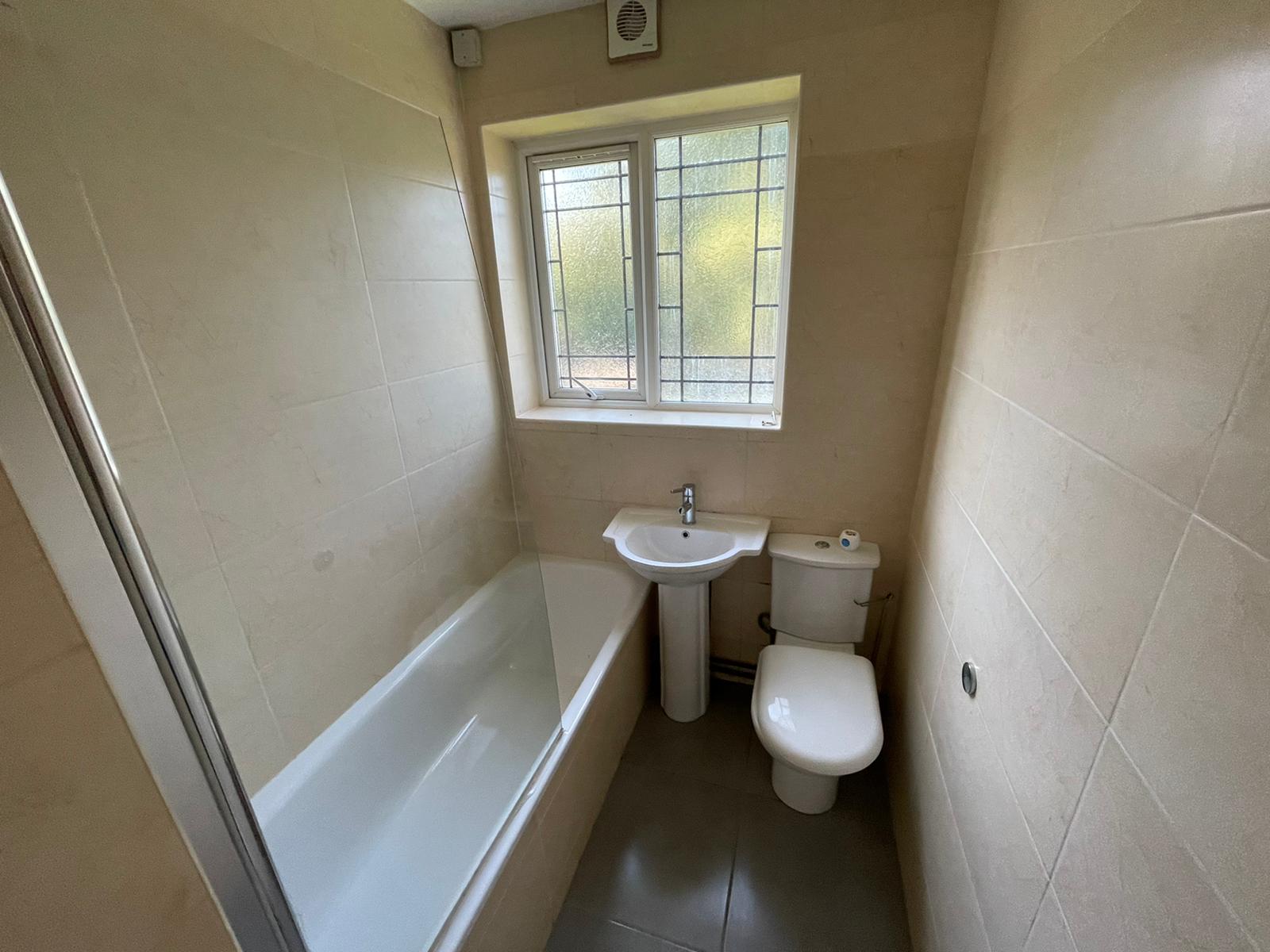 1 Bed flat to Rent in 201 Gibbins Rd | B29 6NH - Image 5