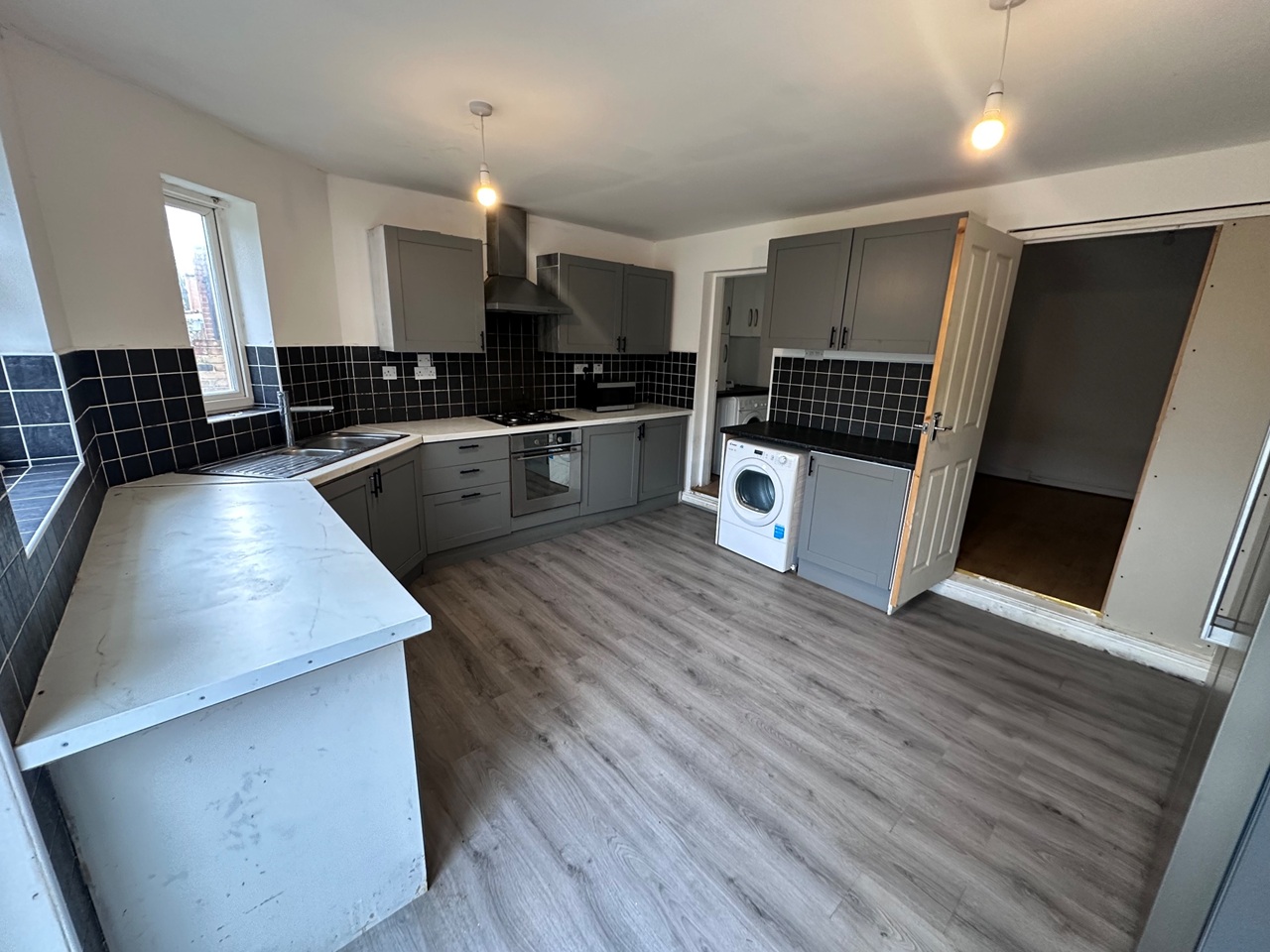 4 Bed house to Rent in Nottingham | NG8 1HL - Image 3