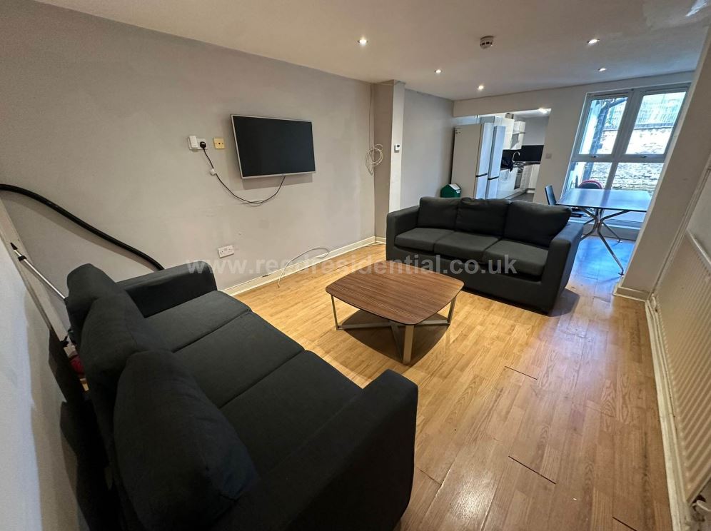 6 Bed house to Rent in Lenton | NG7 1SG - Image 1