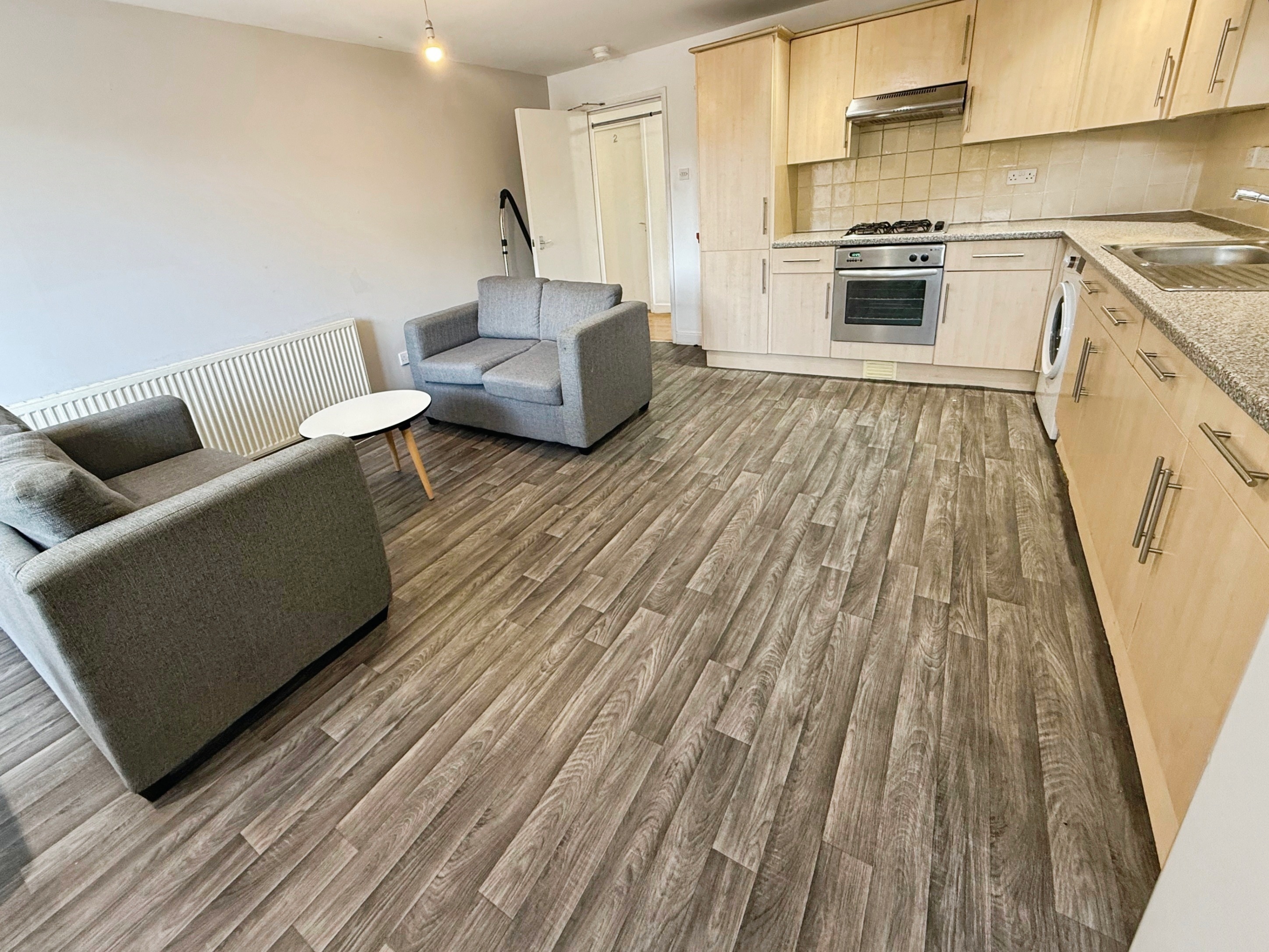4 Bed flat to Rent in Lenton | NG7 1HP - Image 1