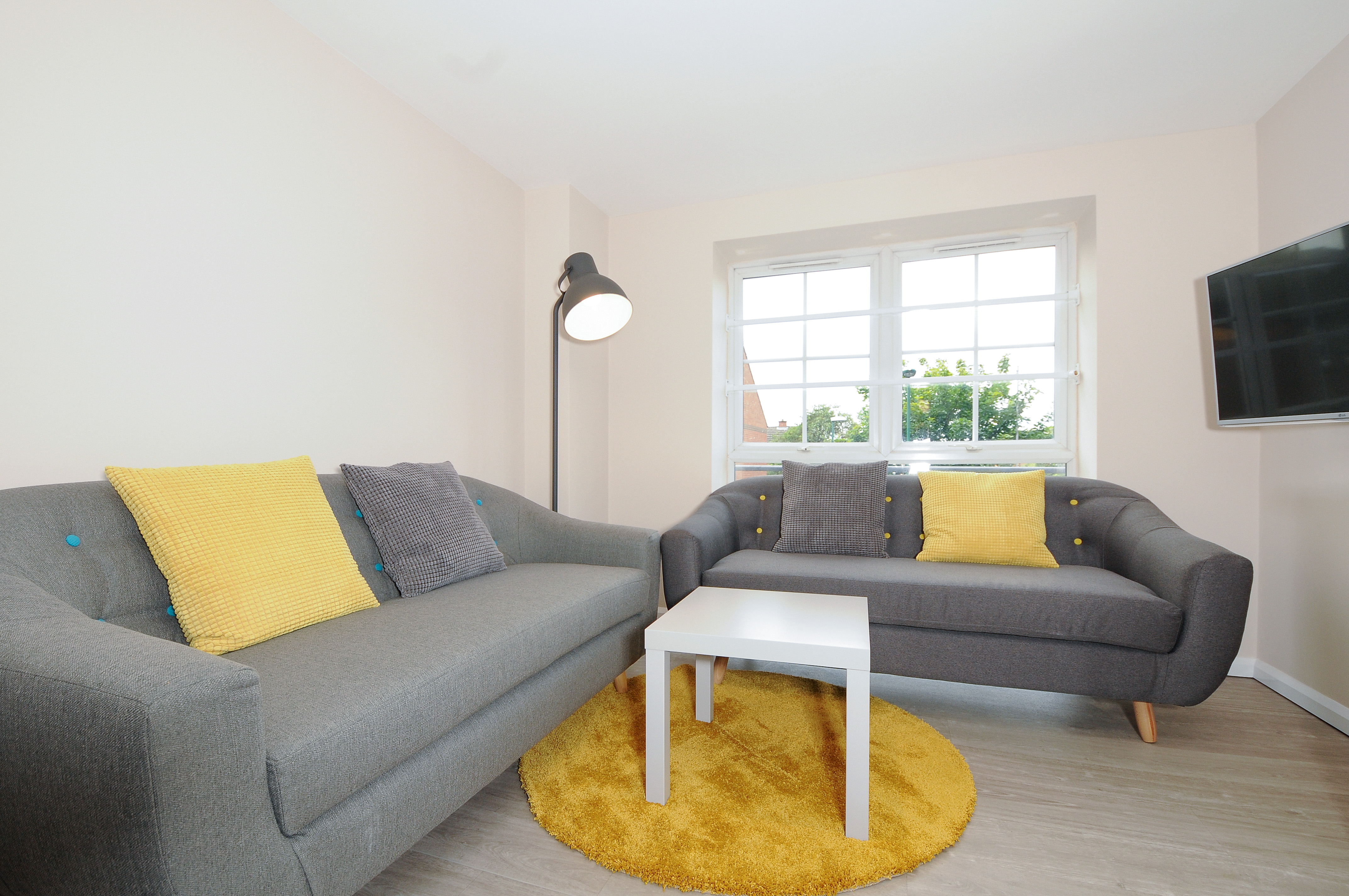 4 Bed flat to Rent in Lenton | NG7 3DD - Image 2