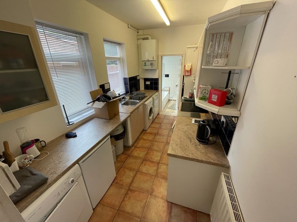 5 Bed house to Rent in Selly Oak | B29 7AR - Image 3