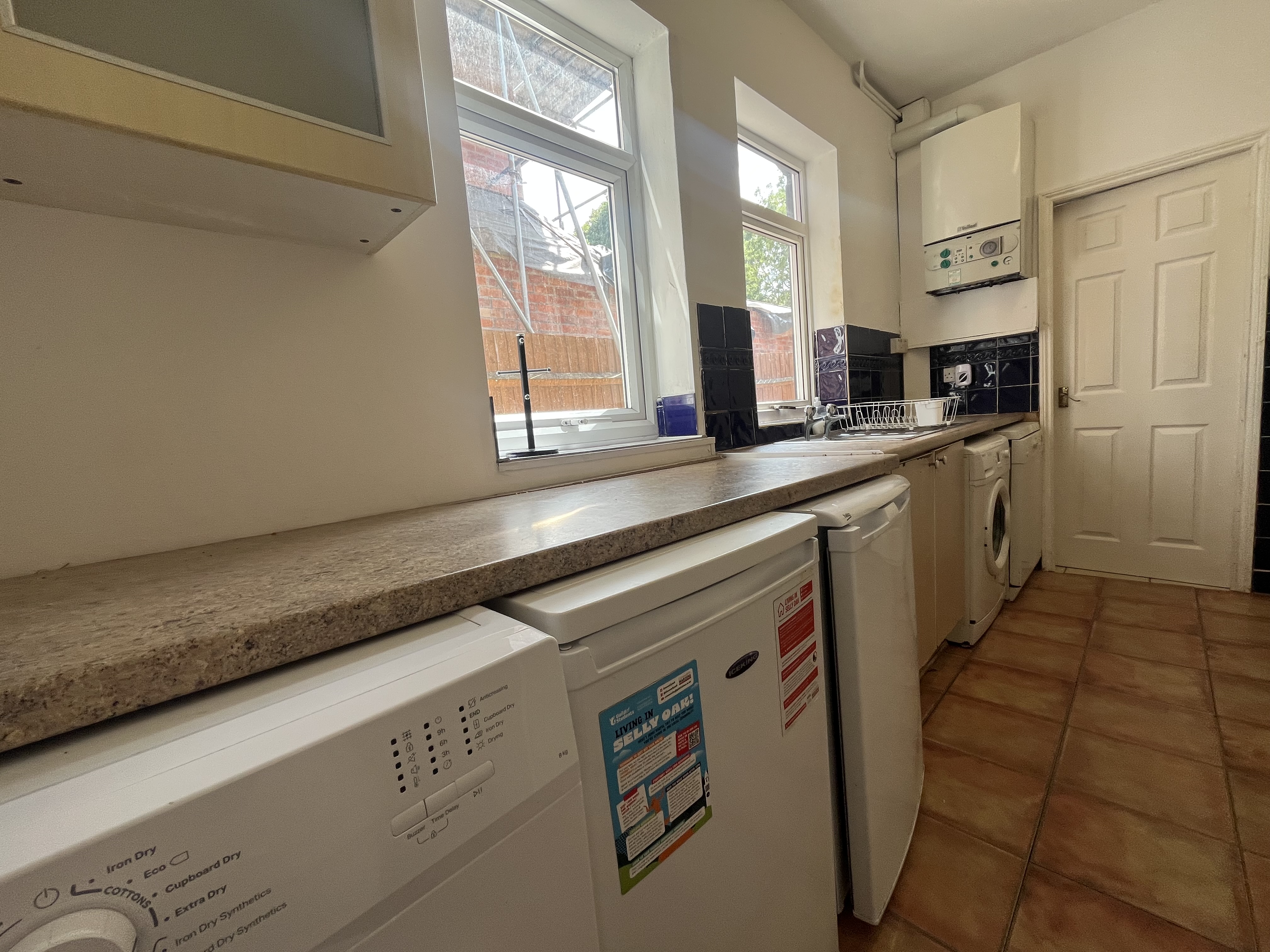 4 Bed house to Rent in Selly Oak | B29 7AR - Image 2