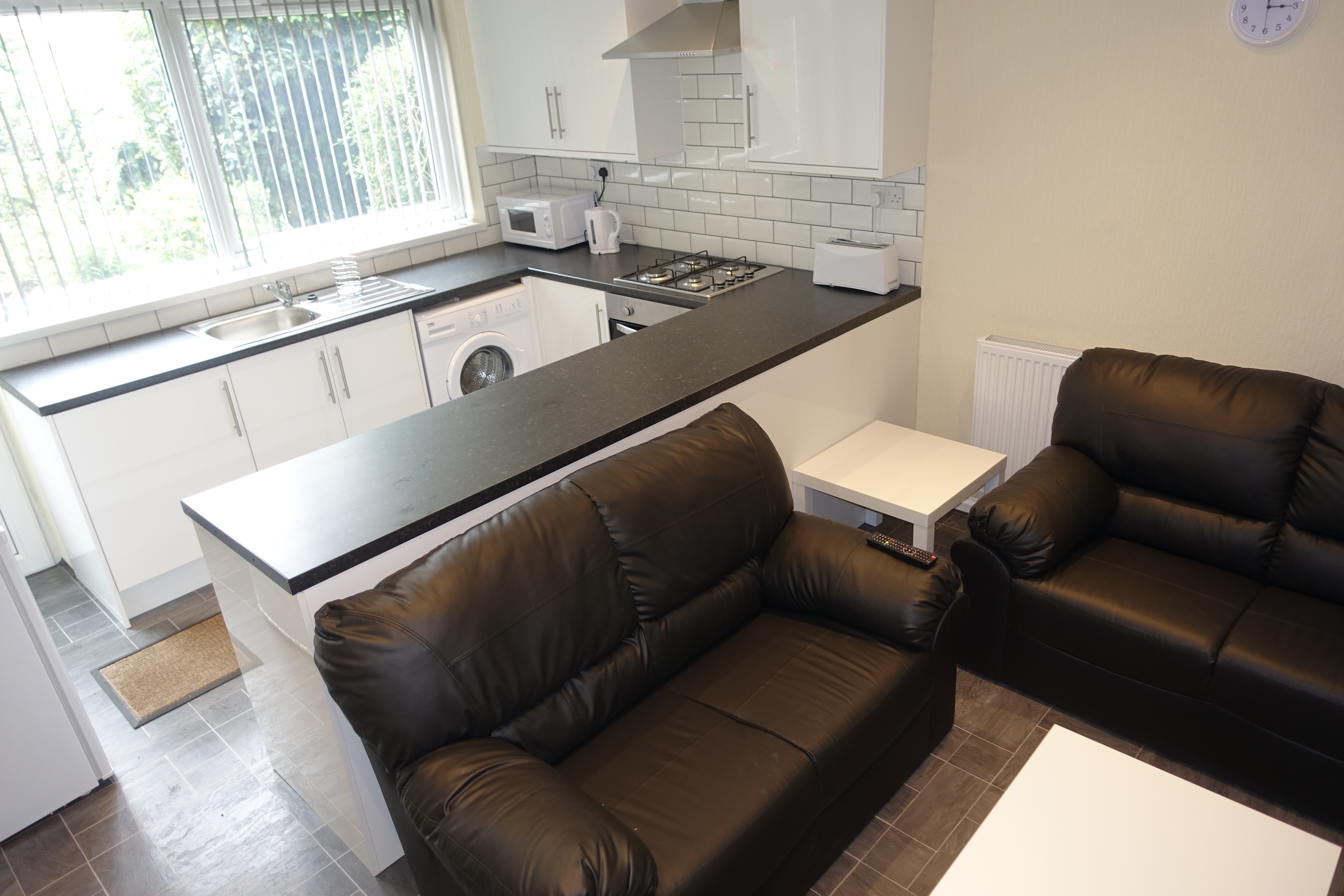 4 Bed house to Rent in Edgbaston | B16 9AE - Image 1