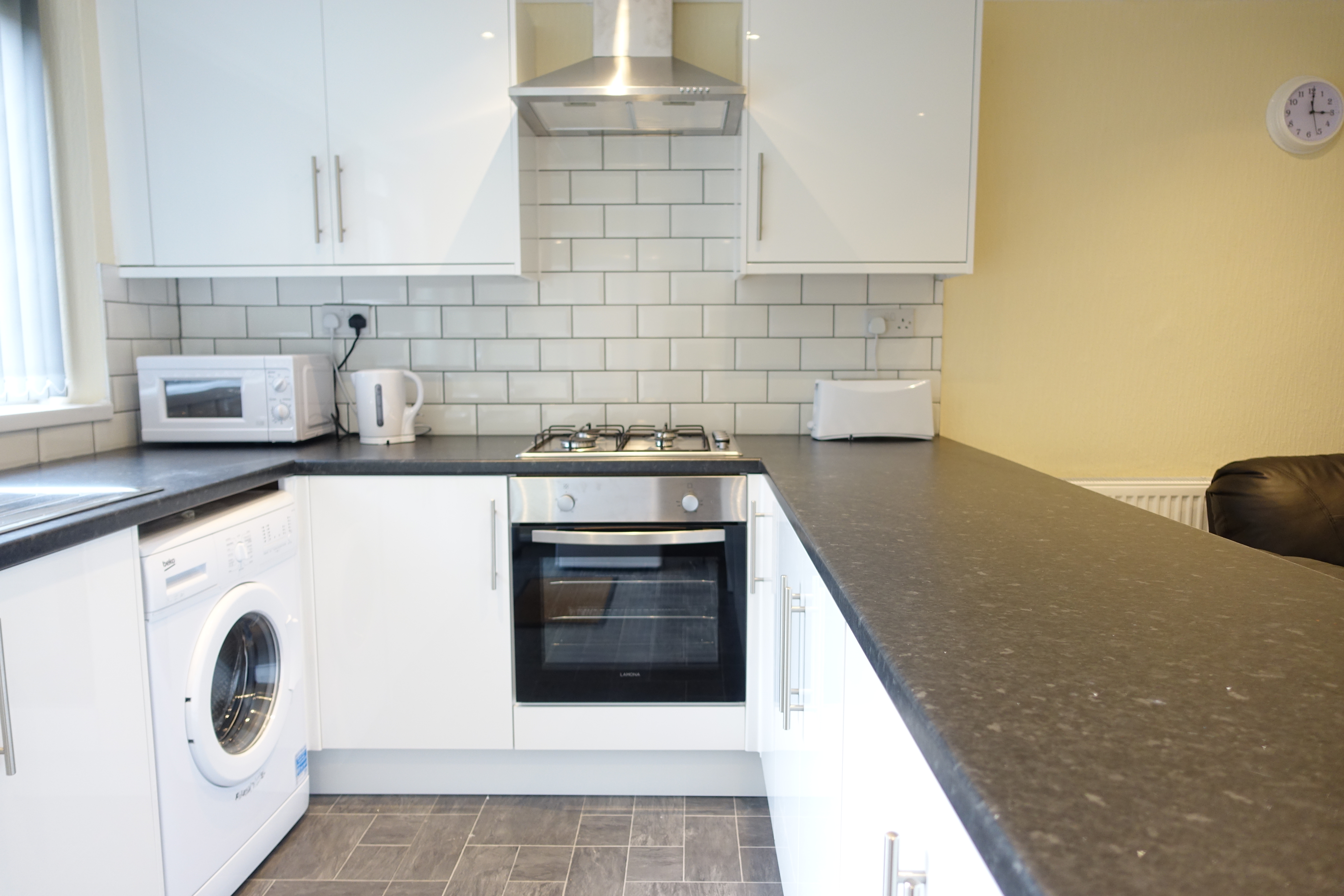 4 Bed house to Rent in Edgbaston | B16 9AE - Image 2