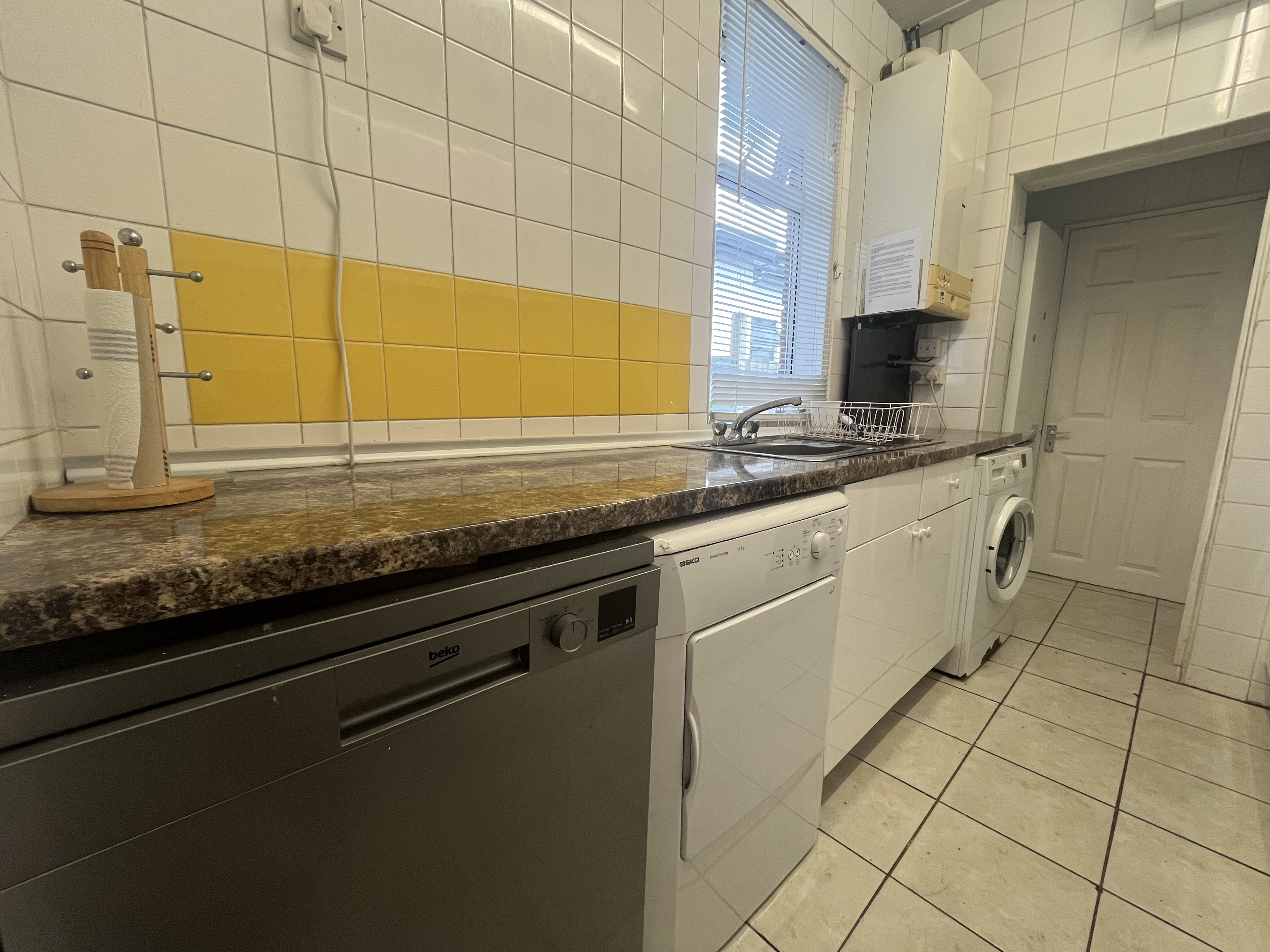 5 Bed house to Rent in Selly Oak | B29 7DG - Image 2