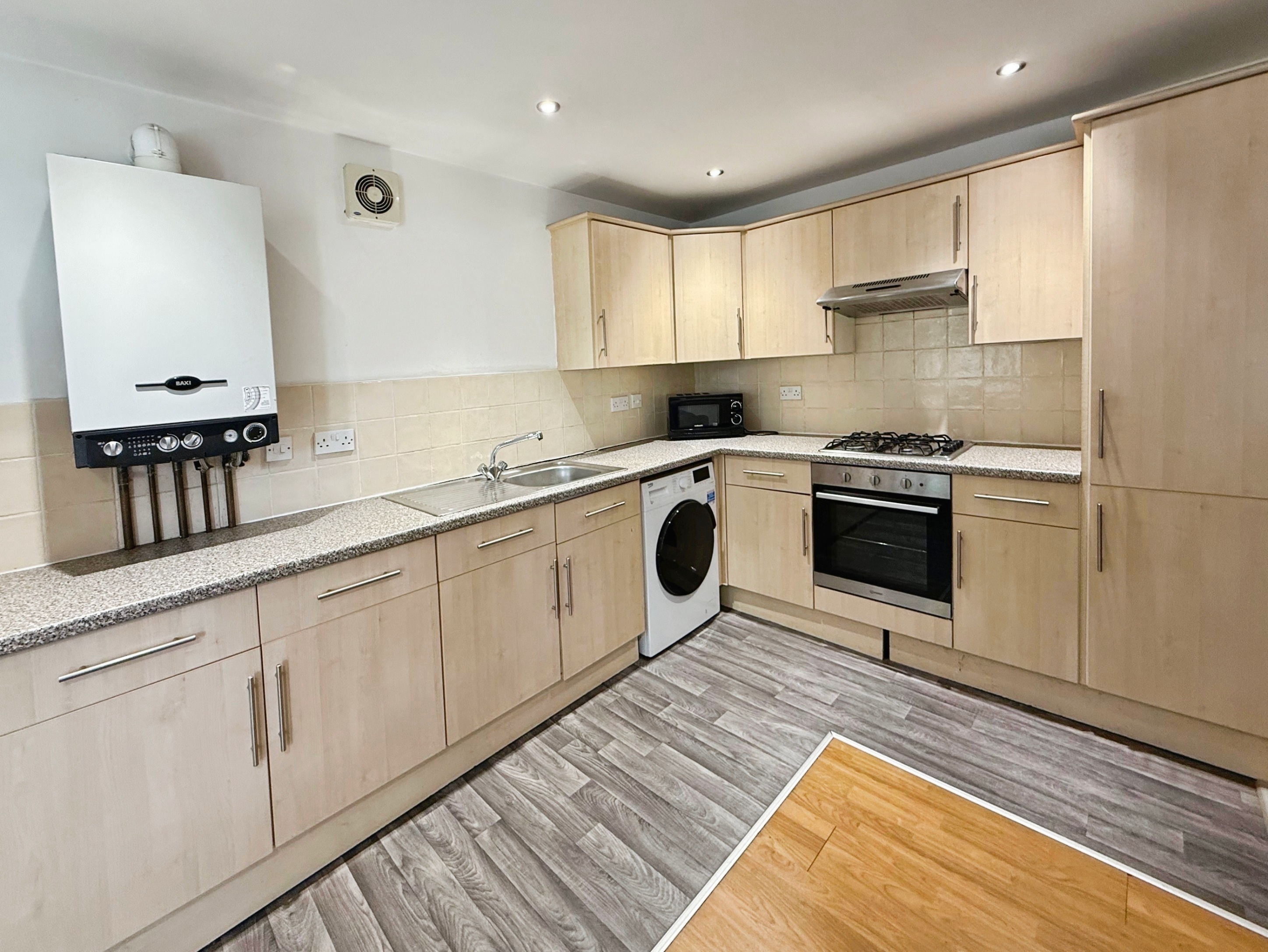 4 Bed flat to Rent in Lenton | NG7 1HP - Image 2