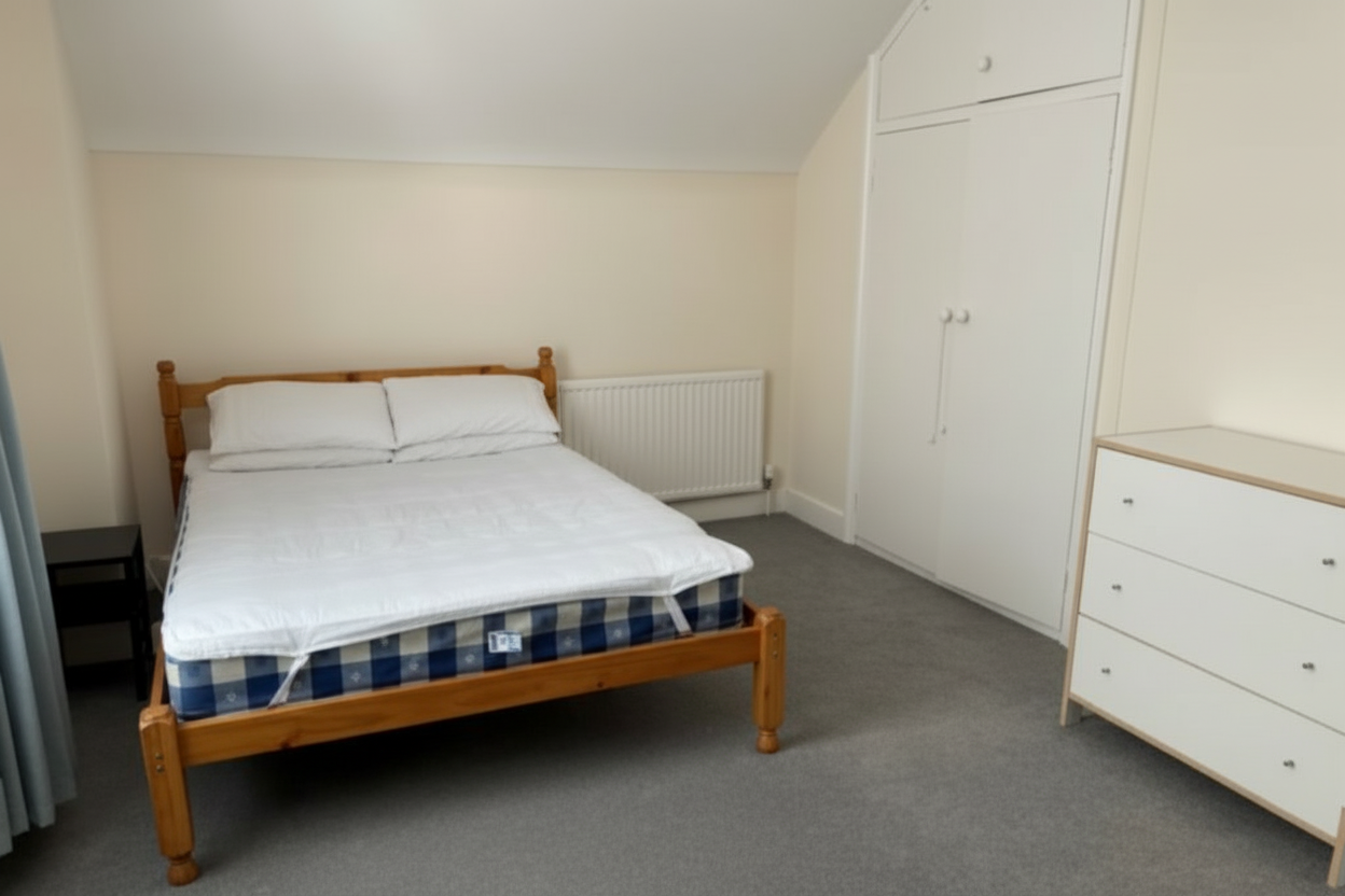4 Bed house to Rent in Dunkirk | NG7 2JL - Image 2