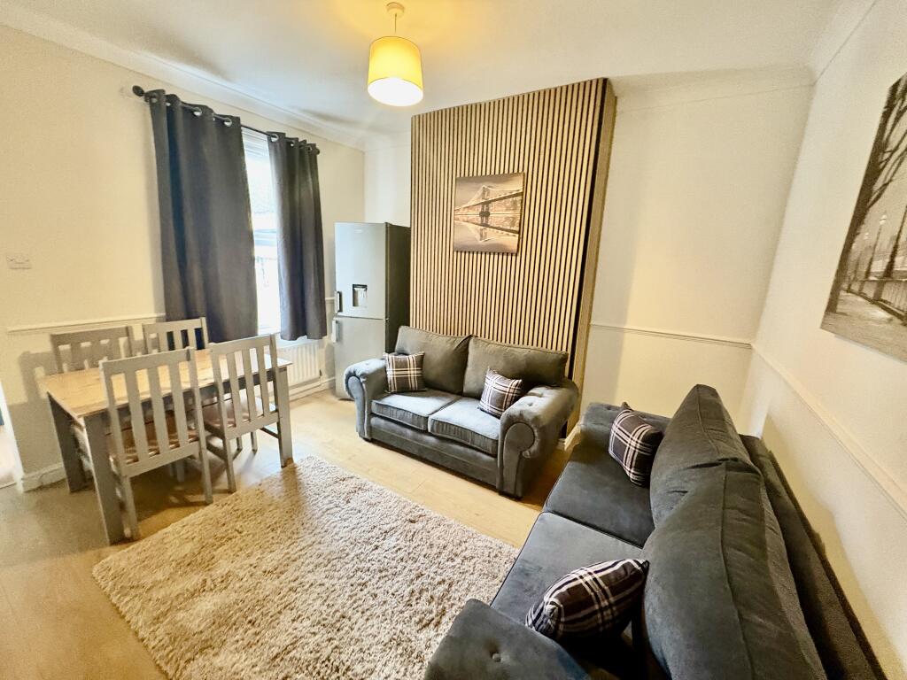 6 Bed house to Rent in City Centre | NG3 1DL - Image 1